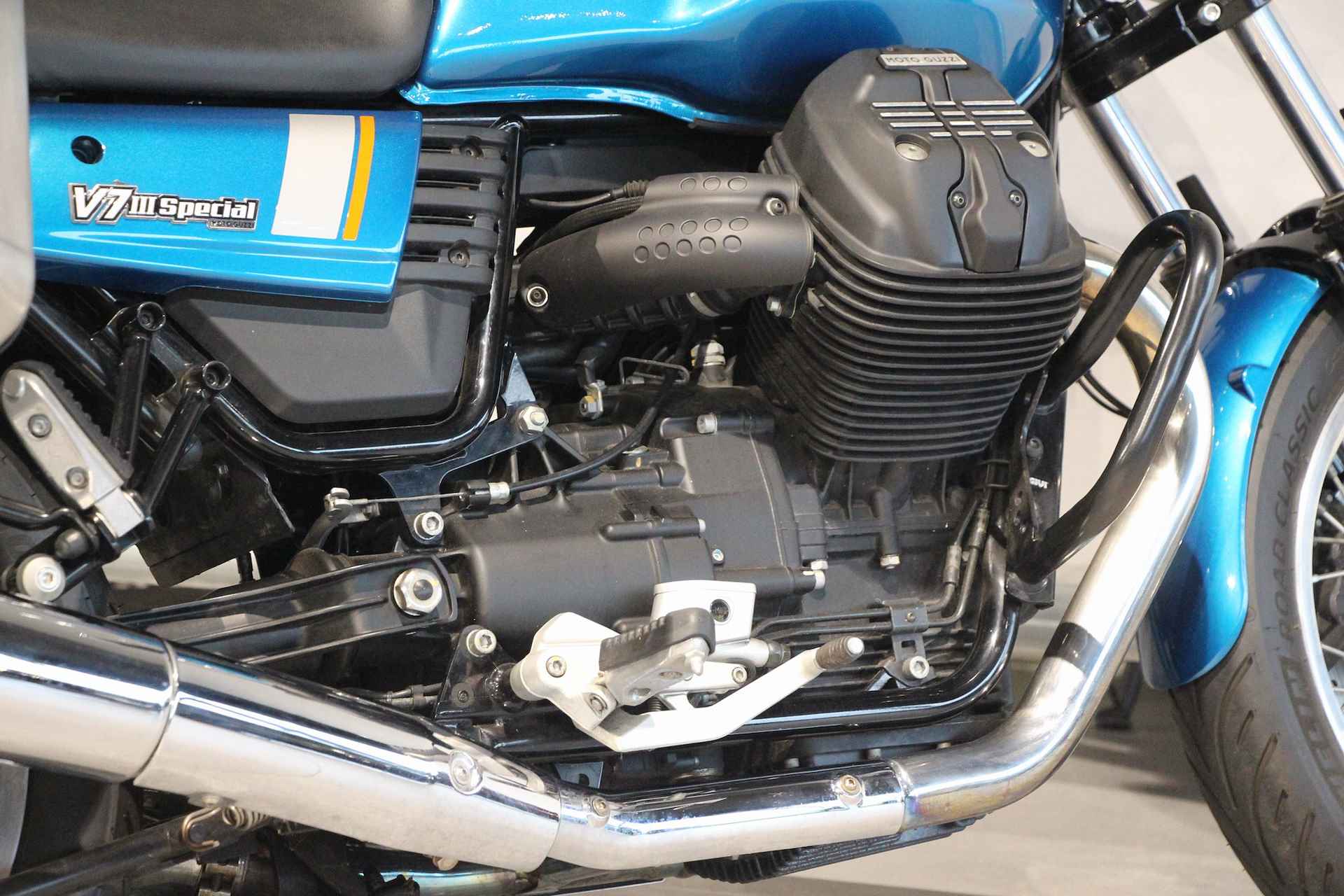 Moto Guzzi V 7 III SPECIAL - 9/12