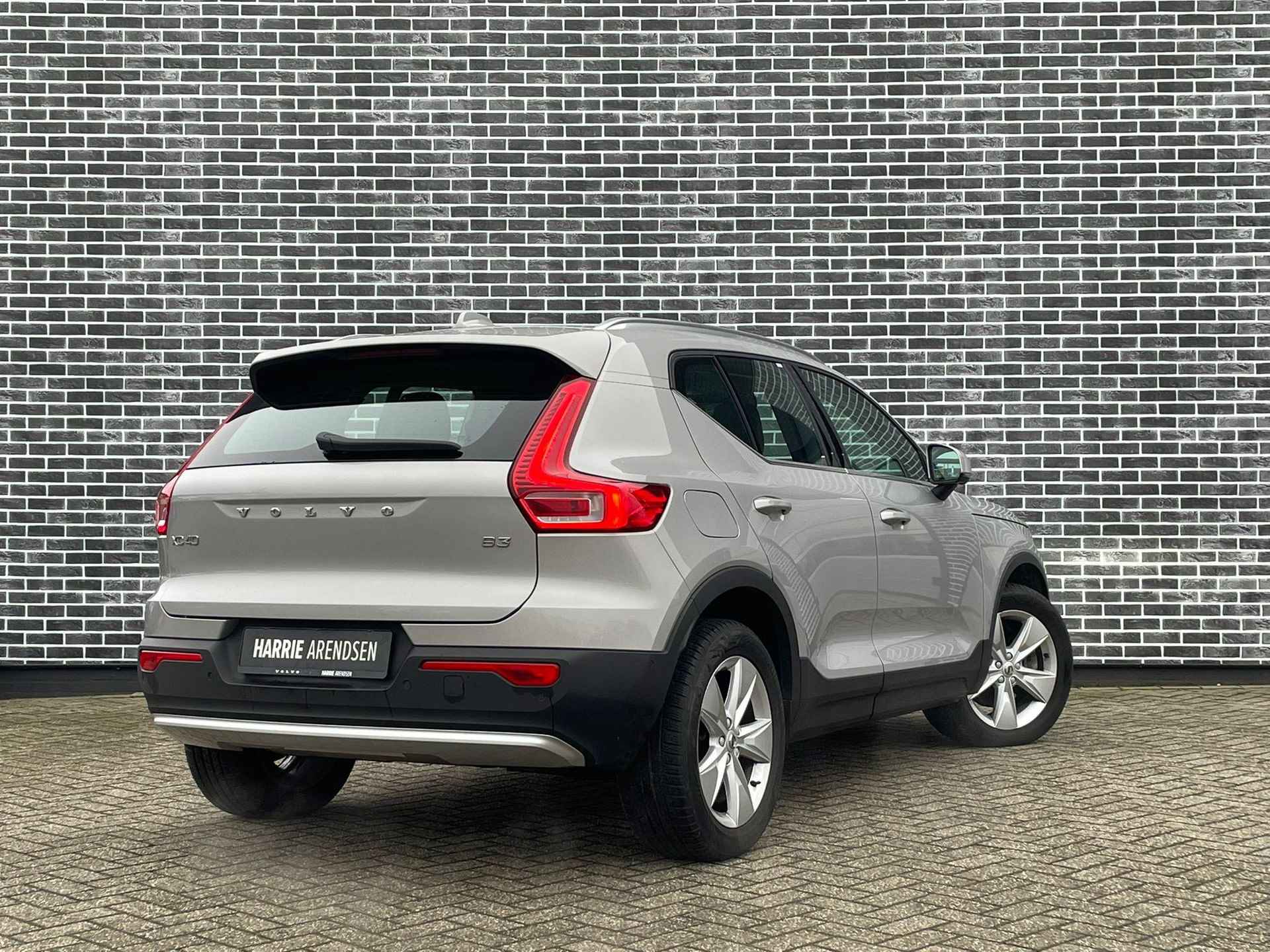 Volvo XC40 2.0 B3 Plus Bright | Trekhaak | Adaptive cruise control | 360 camera | Voorruitverwarming | Stoel- en stuurwielverwarming | Standkachel | Lederen bekleding | - 5/18