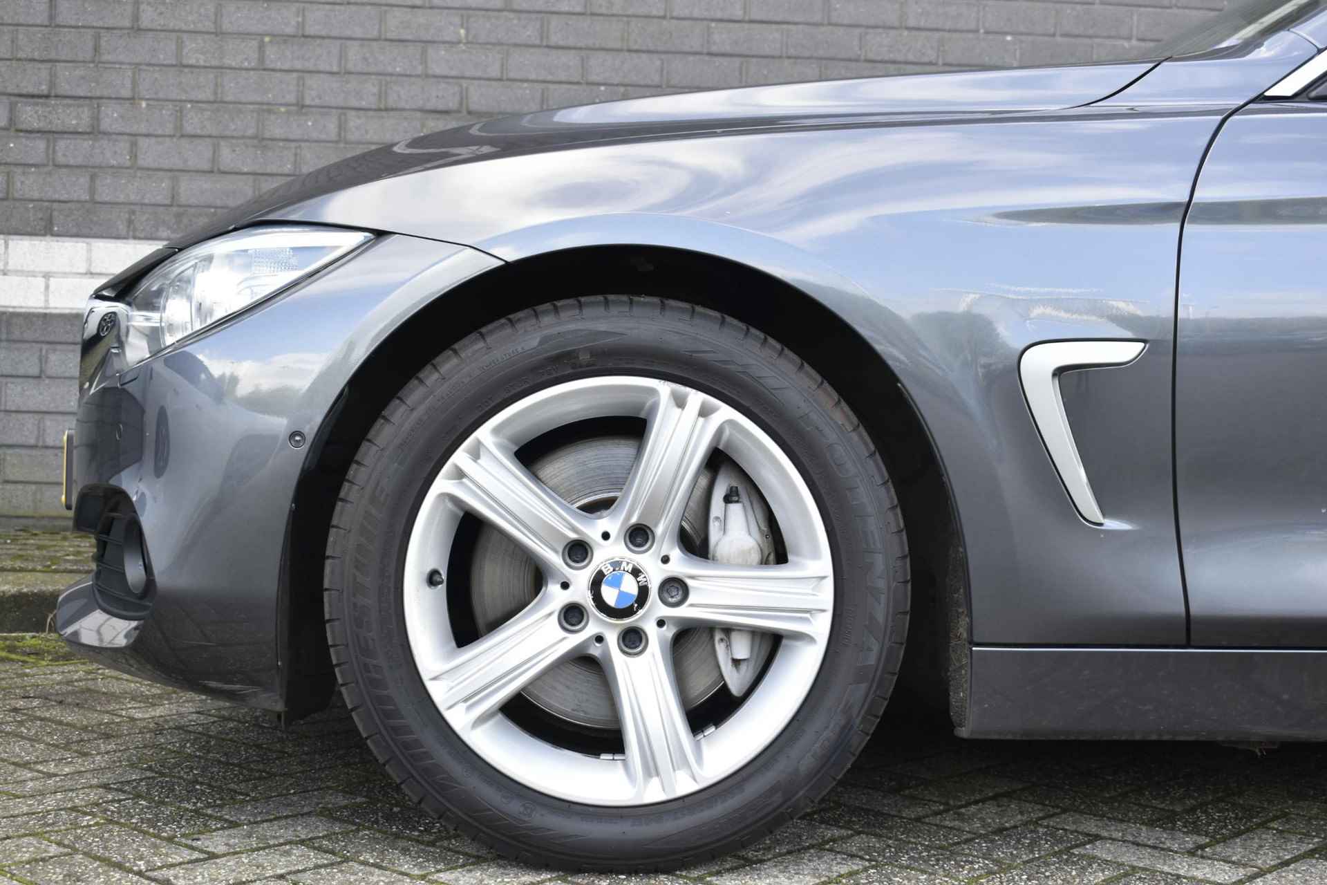 BMW 4-serie Coupé 435i High Executive / Head-up / 360 Camera / Sportstoelen / Xenon / NL-auto / Dealer onderhouden - 32/46