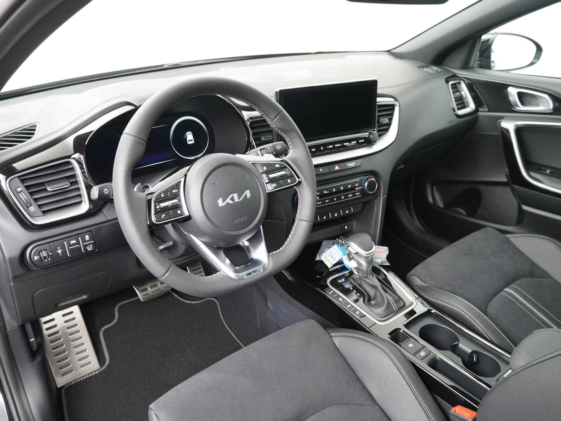 Kia Xceed 1.5 T-GDi GT-Line DCT-7 automaat - LED koplampen - Elektrisch glazen panorama-dak - Apple Carplay/Android Auto - Fabrieksgarantie tot 2031 - 19/42