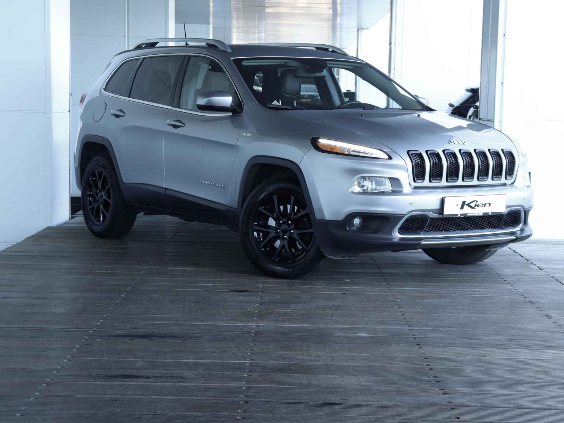 Jeep Cherokee 3.2 V6 latitude 4WD Lock | Navi | Cruise Control | Stoel verwarming | - 28/28