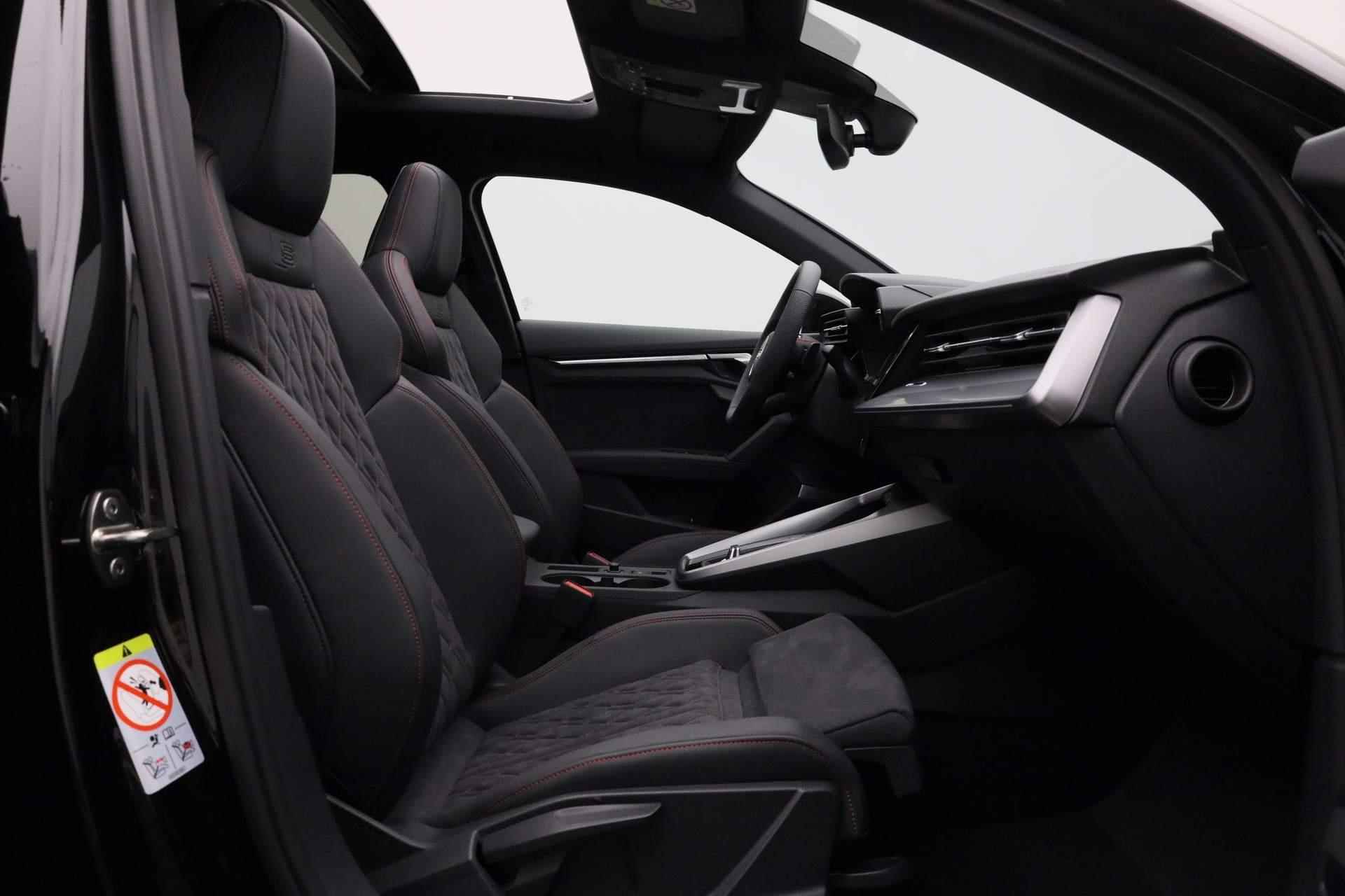 Audi A3 Sportback 35 TFSI 150PK S-tronic S edition | Pano | Leder/alcantara | ACC | Navi | Stoelverwarming - 37/41