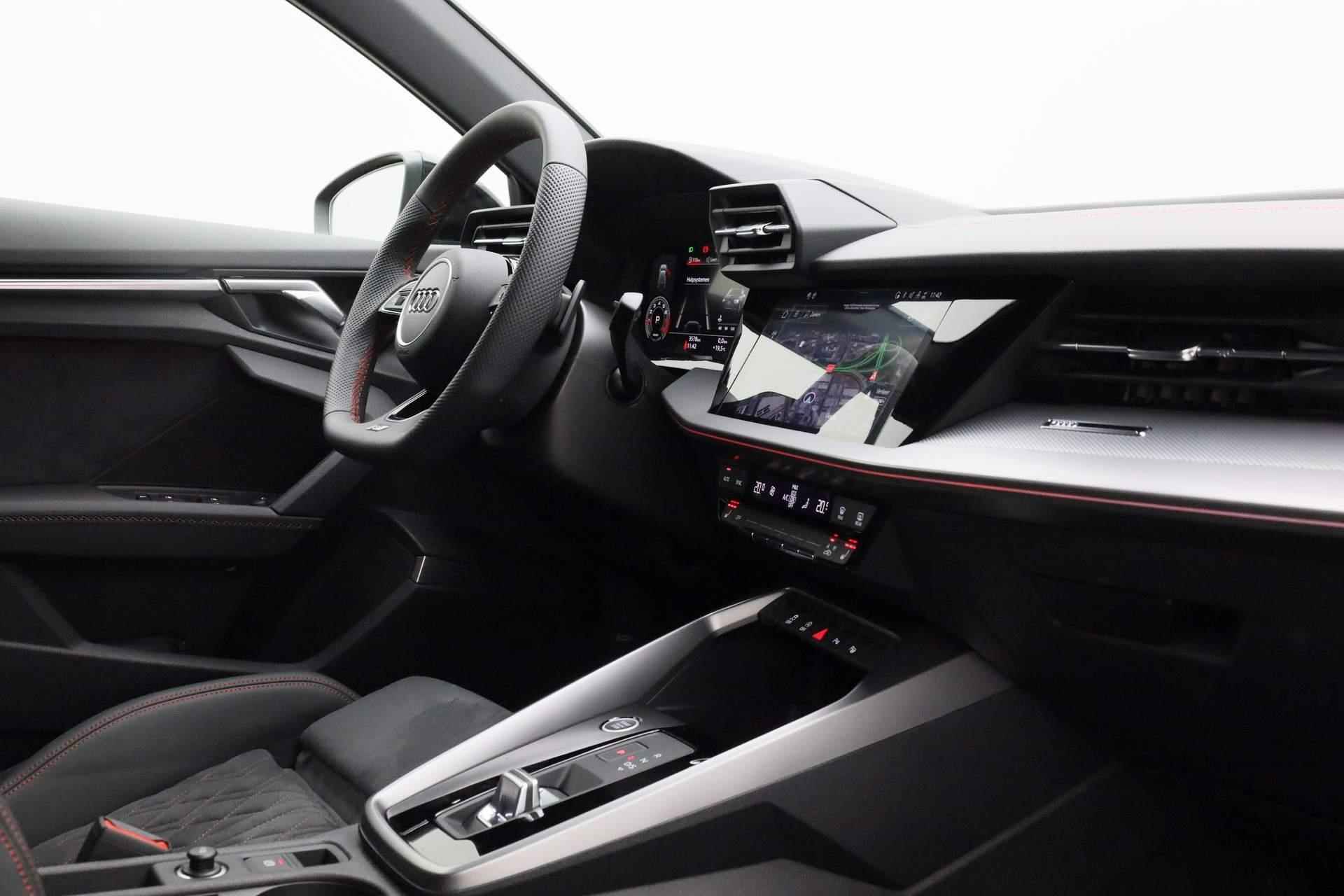 Audi A3 Sportback 35 TFSI 150PK S-tronic S edition | Pano | Leder/alcantara | ACC | Navi | Stoelverwarming - 38/41