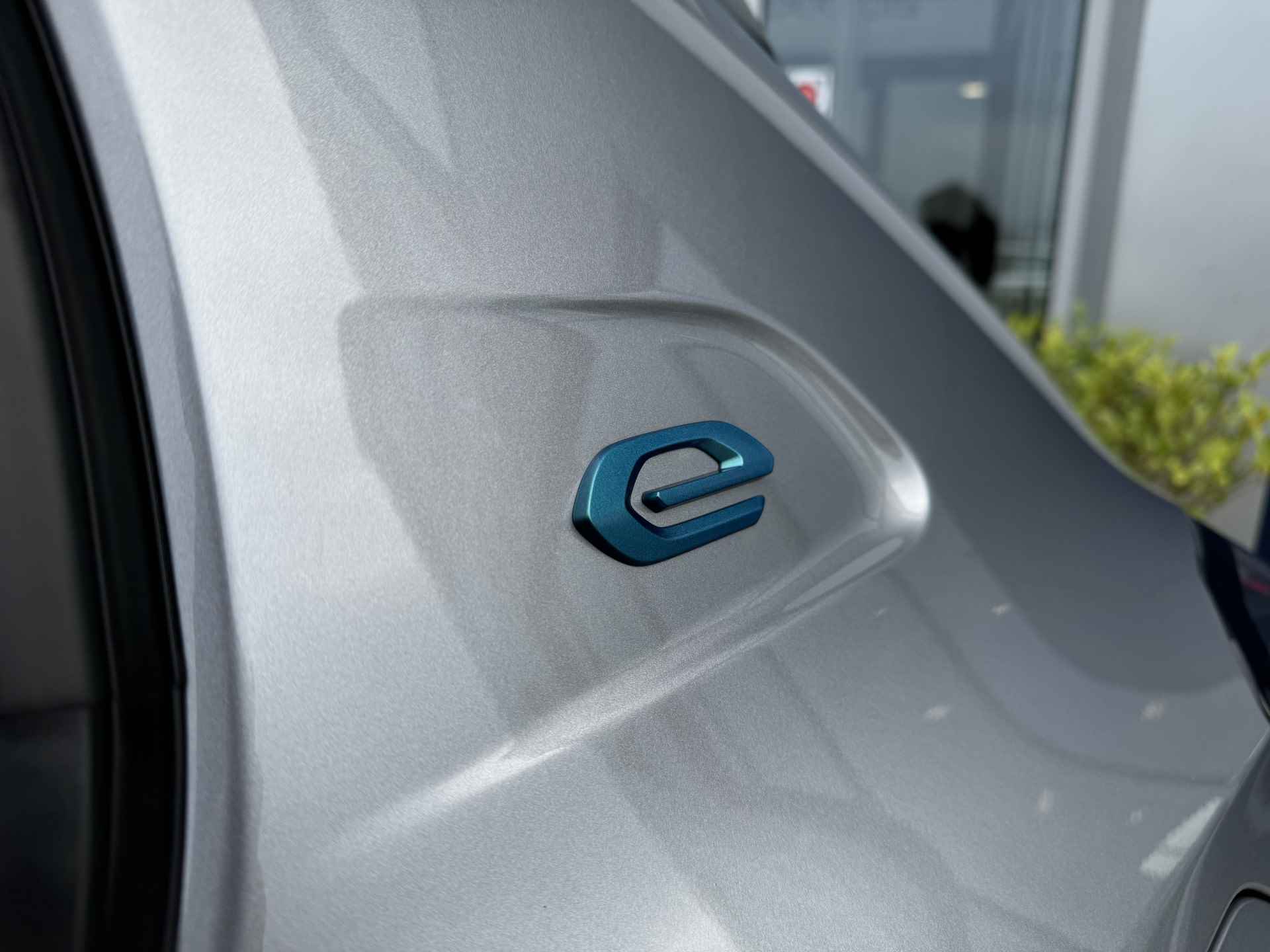 Peugeot e-208 EV GT 50 kWh | €2.000 SEPP | Navi | Carplay | Stoelverwarming | Keyless | Camera - 10/43