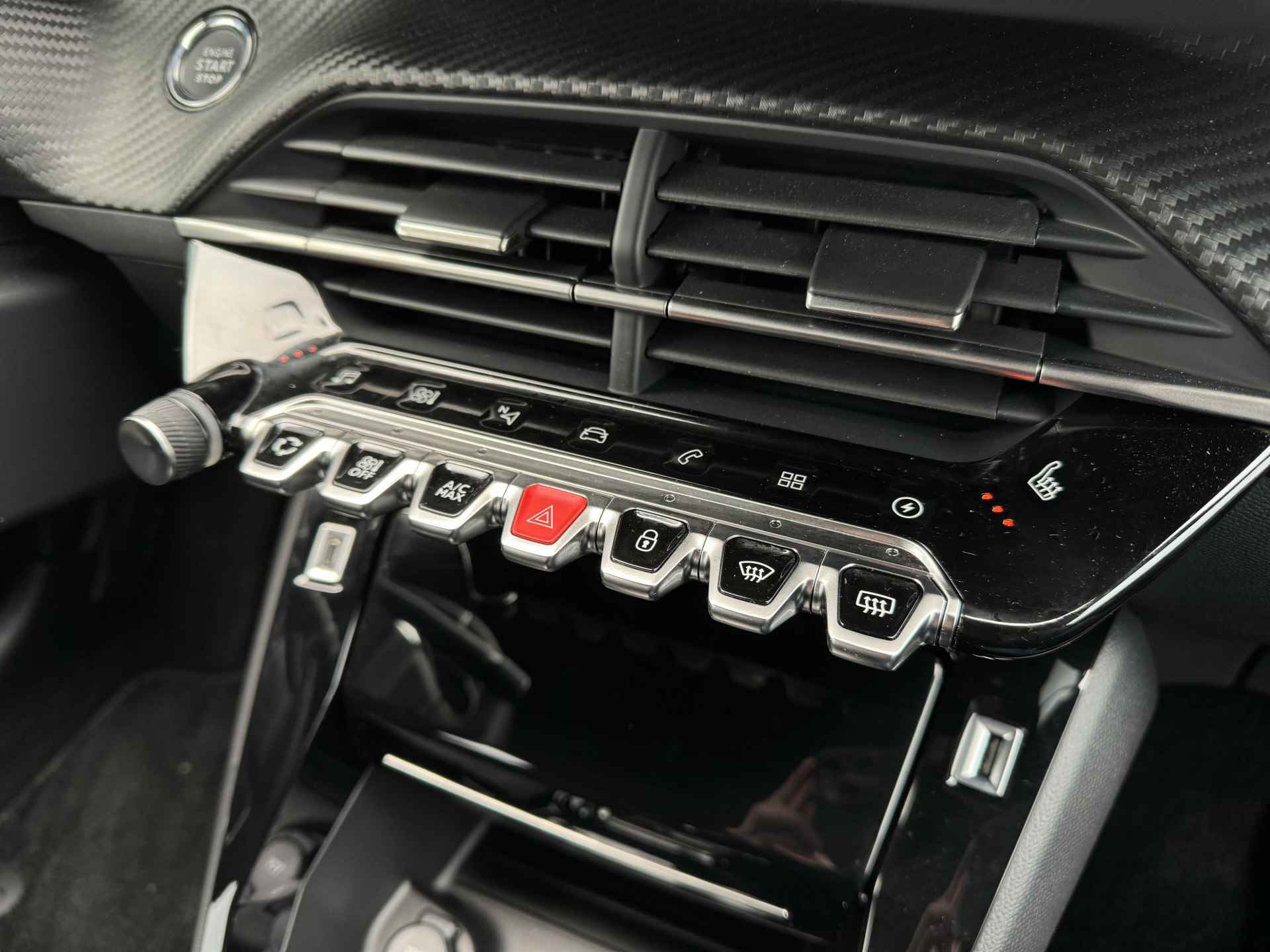 Peugeot e-208 EV GT 50 kWh | €2.000 SEPP | Navi | Carplay | Stoelverwarming | Keyless | Camera - 26/43