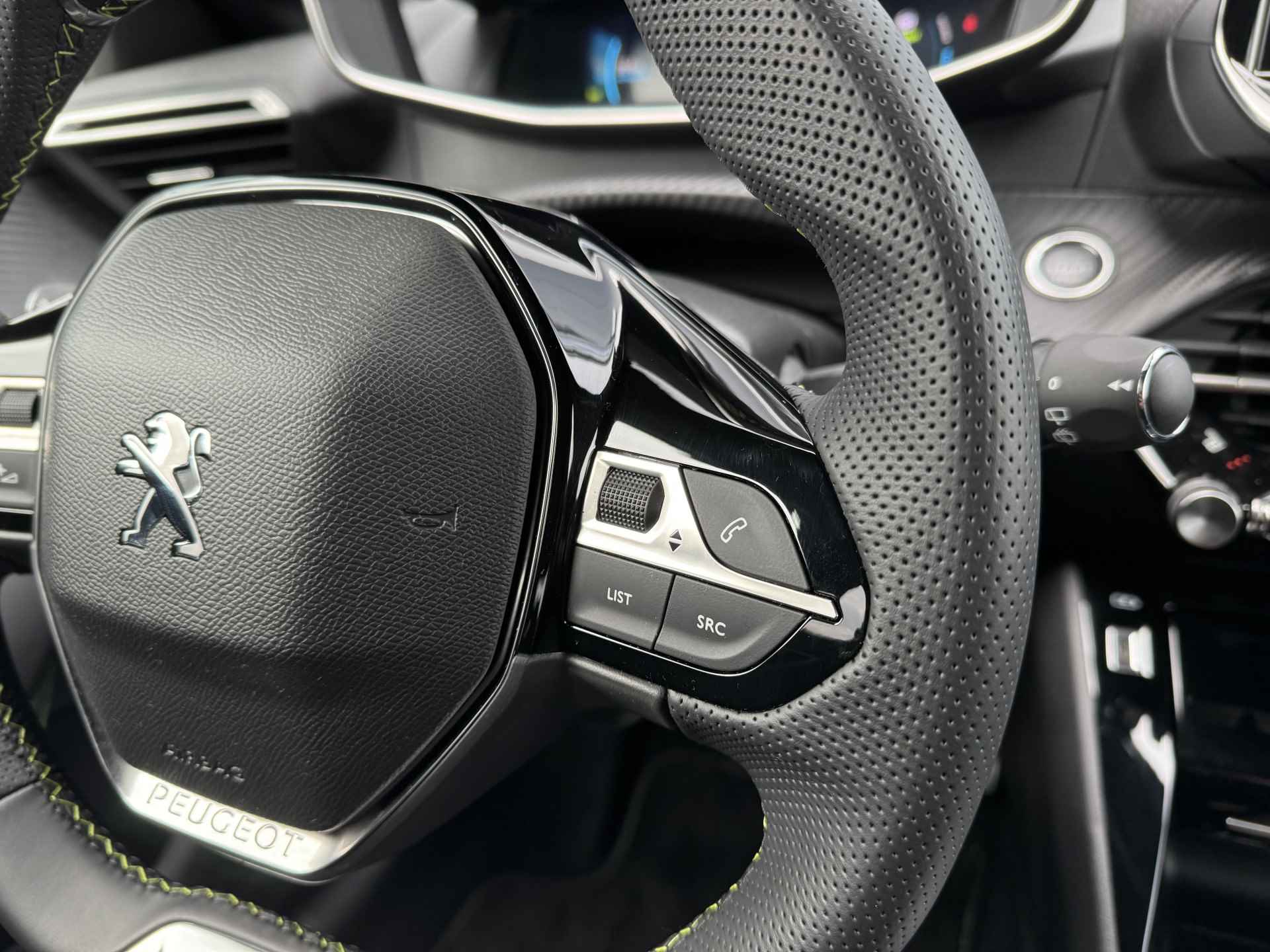 Peugeot e-208 EV GT 50 kWh | €2.000 SEPP | Navi | Carplay | Stoelverwarming | Keyless | Camera - 36/43