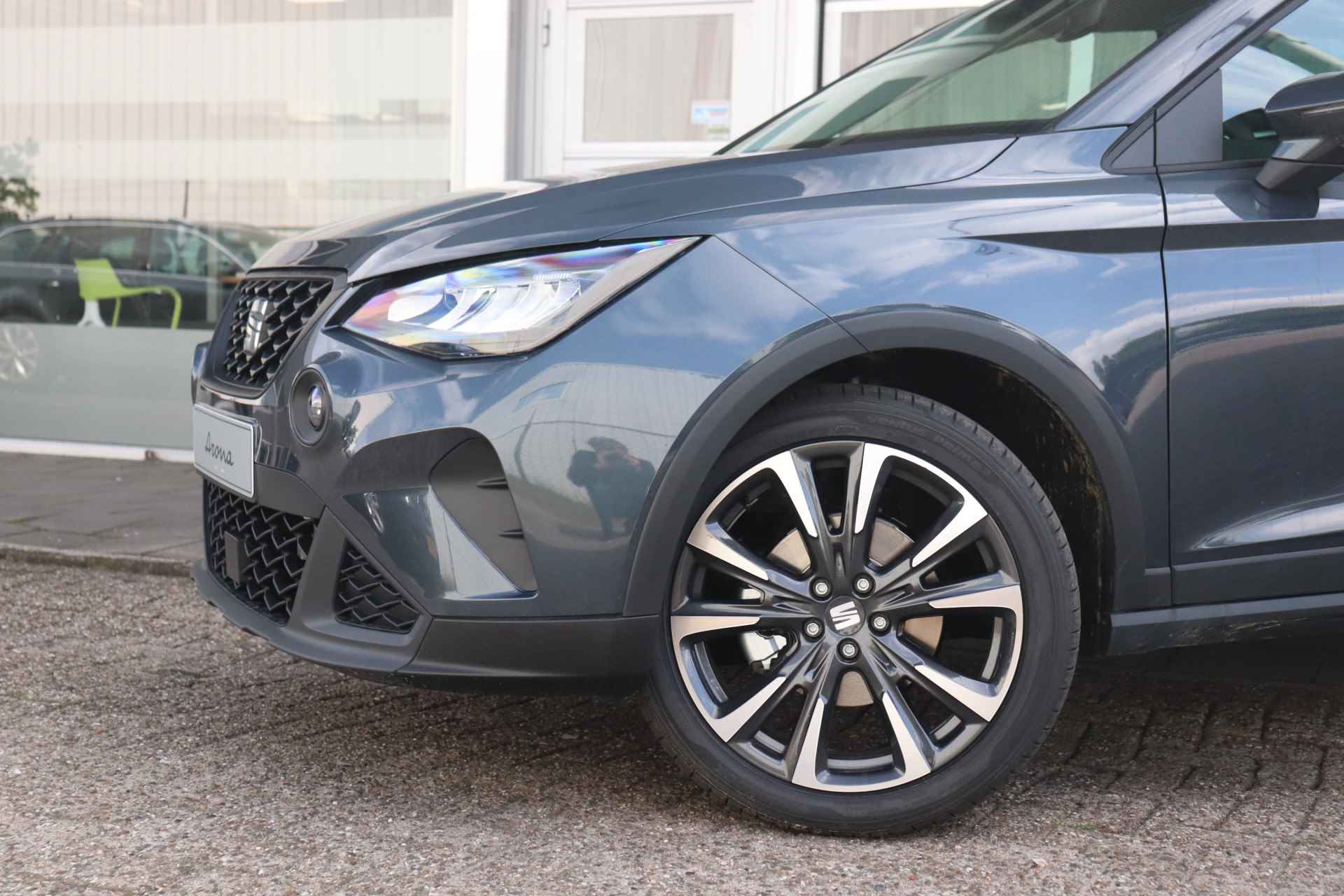 SEAT Arona Style EcoTSI Business Connect | 18" Lichtmetalen velgen | Stoelverwarming | Virtual cockpit | Parkeersensoren Achter - 3/28