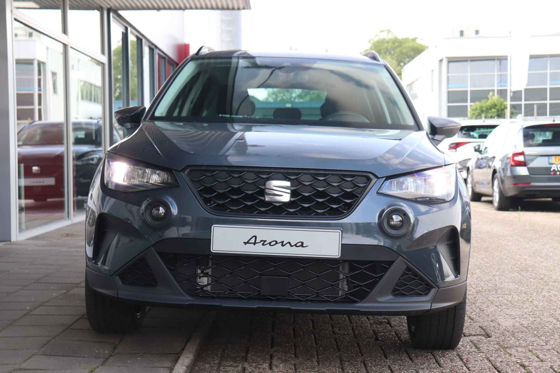 SEAT Arona Style EcoTSI Business Connect | 18" Lichtmetalen velgen | Stoelverwarming | Virtual cockpit | Parkeersensoren Achter - 4/28