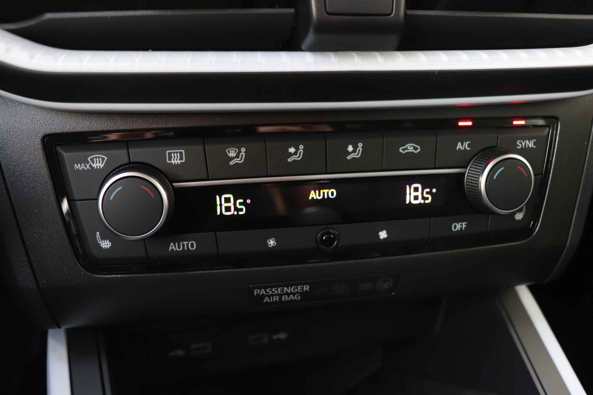 SEAT Arona 1.0 TSI Style Business Connect | 18" Lichtmetalen velgen | Stoelverwarming | Virtual cockpit | Parkeersensoren voor + achter - 20/28