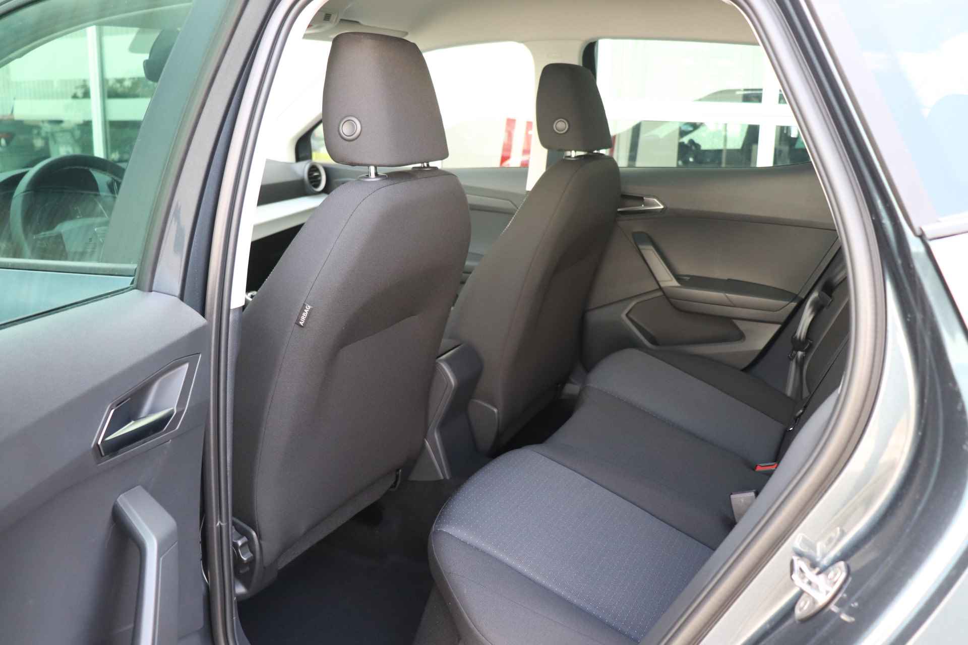 SEAT Arona Style EcoTSI Business Connect | 18" Lichtmetalen velgen | Stoelverwarming | Virtual cockpit | Parkeersensoren Achter - 23/28