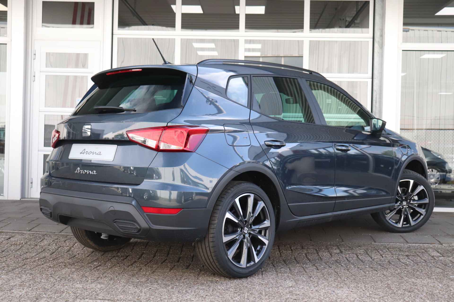 SEAT Arona Style EcoTSI Business Connect | 18" Lichtmetalen velgen | Stoelverwarming | Virtual cockpit | Parkeersensoren Achter - 26/28