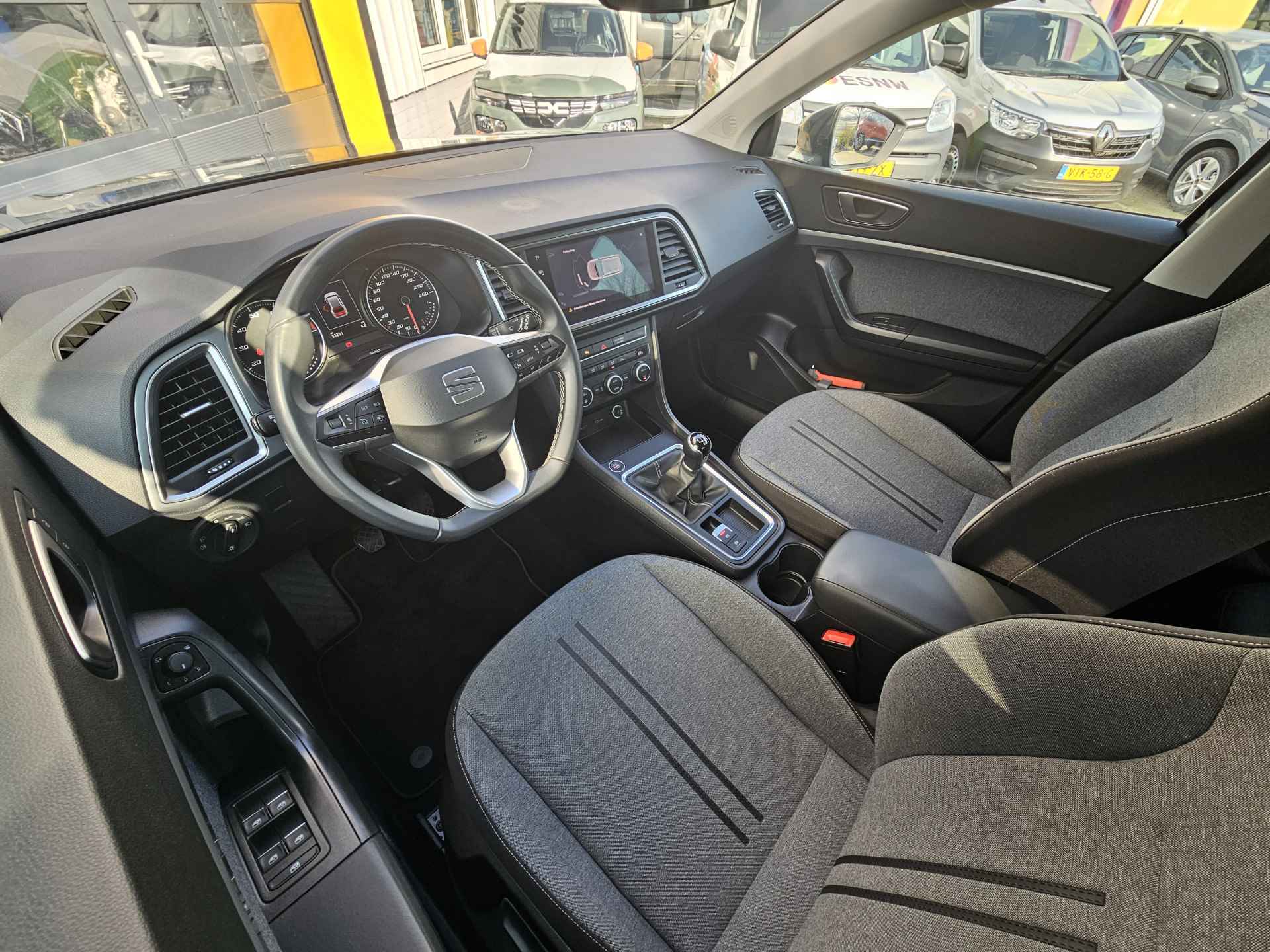SEAT Ateca 1.0 TSI 110 pk Style Business Intense | Navigatie | LED | Lm velgen | Camera | Sensoren | All Season banden | incl. Bovag rijklaarpakket met 12 maanden garantie | - 14/35