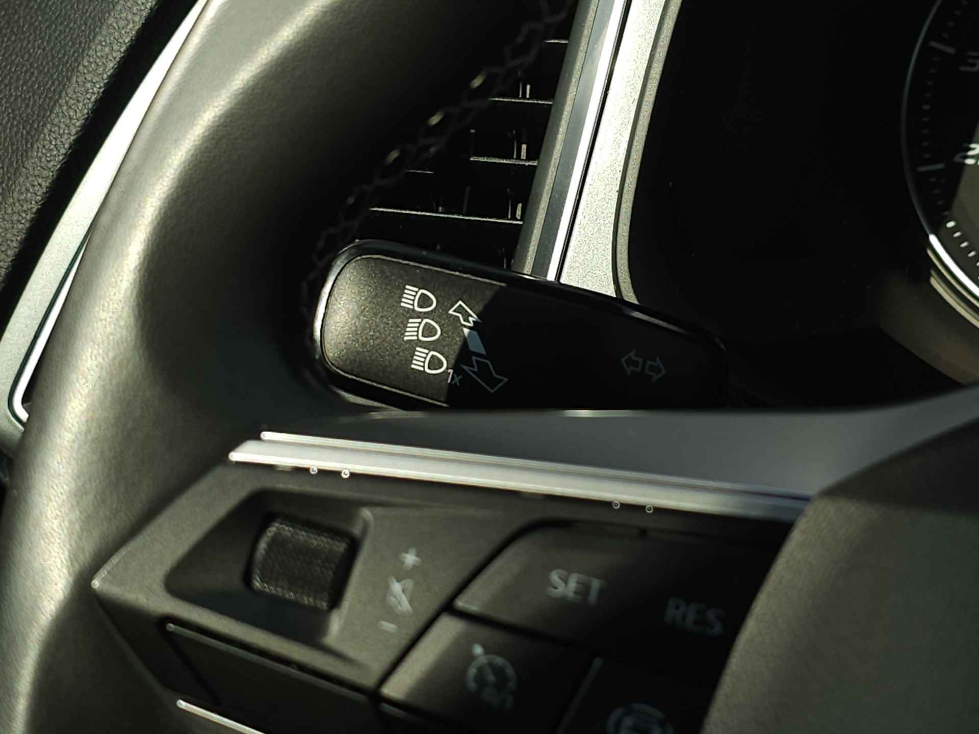 SEAT Ateca 1.0 TSI 110 pk Style Business Intense | Navigatie | LED | Lm velgen | Camera | Sensoren | All Season banden | incl. Bovag rijklaarpakket met 12 maanden garantie | - 21/35