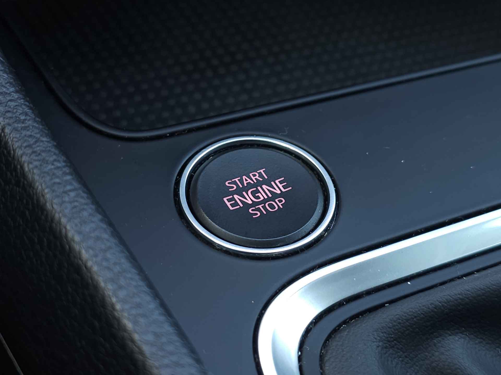 SEAT Ateca 1.0 TSI 110 pk Style Business Intense | Navigatie | LED | Lm velgen | Camera | Sensoren | All Season banden | incl. Bovag rijklaarpakket met 12 maanden garantie | - 29/35