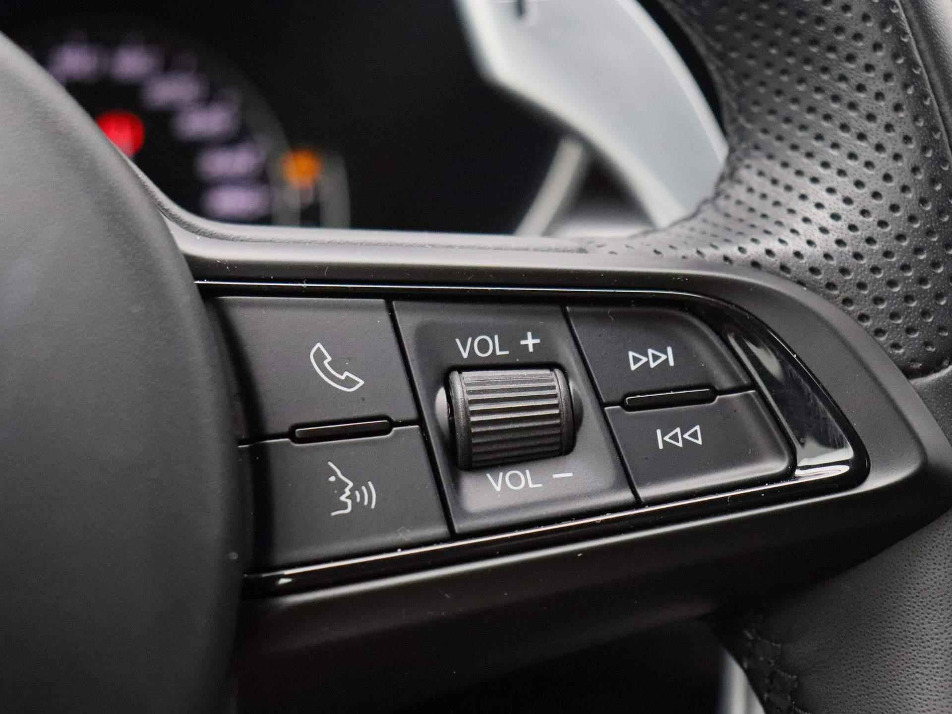 Alfa Romeo Stelvio 2.0 T AWD Sprint | Automaat | Half-Leder | Navigatie | Climate control | Parkeer sensoren | LMV | Xenon | Camera | Lage km stand - 28/45