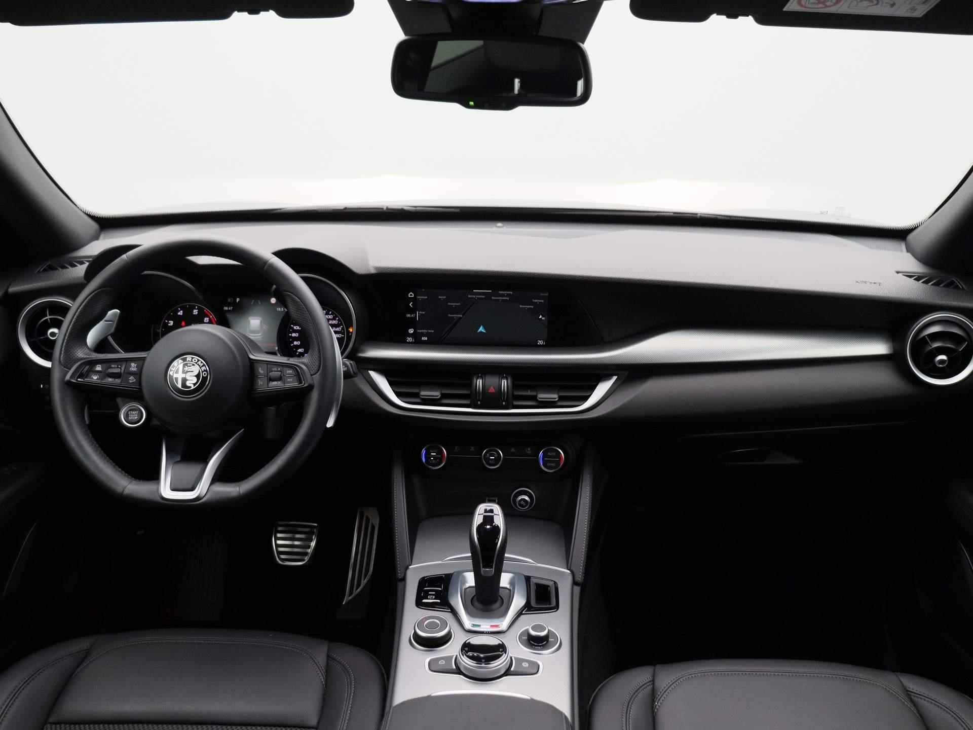Alfa Romeo Stelvio 2.0 T AWD Sprint | Automaat | Half-Leder | Navigatie | Climate control | Parkeer sensoren | LMV | Xenon | Camera | Lage km stand - 35/45