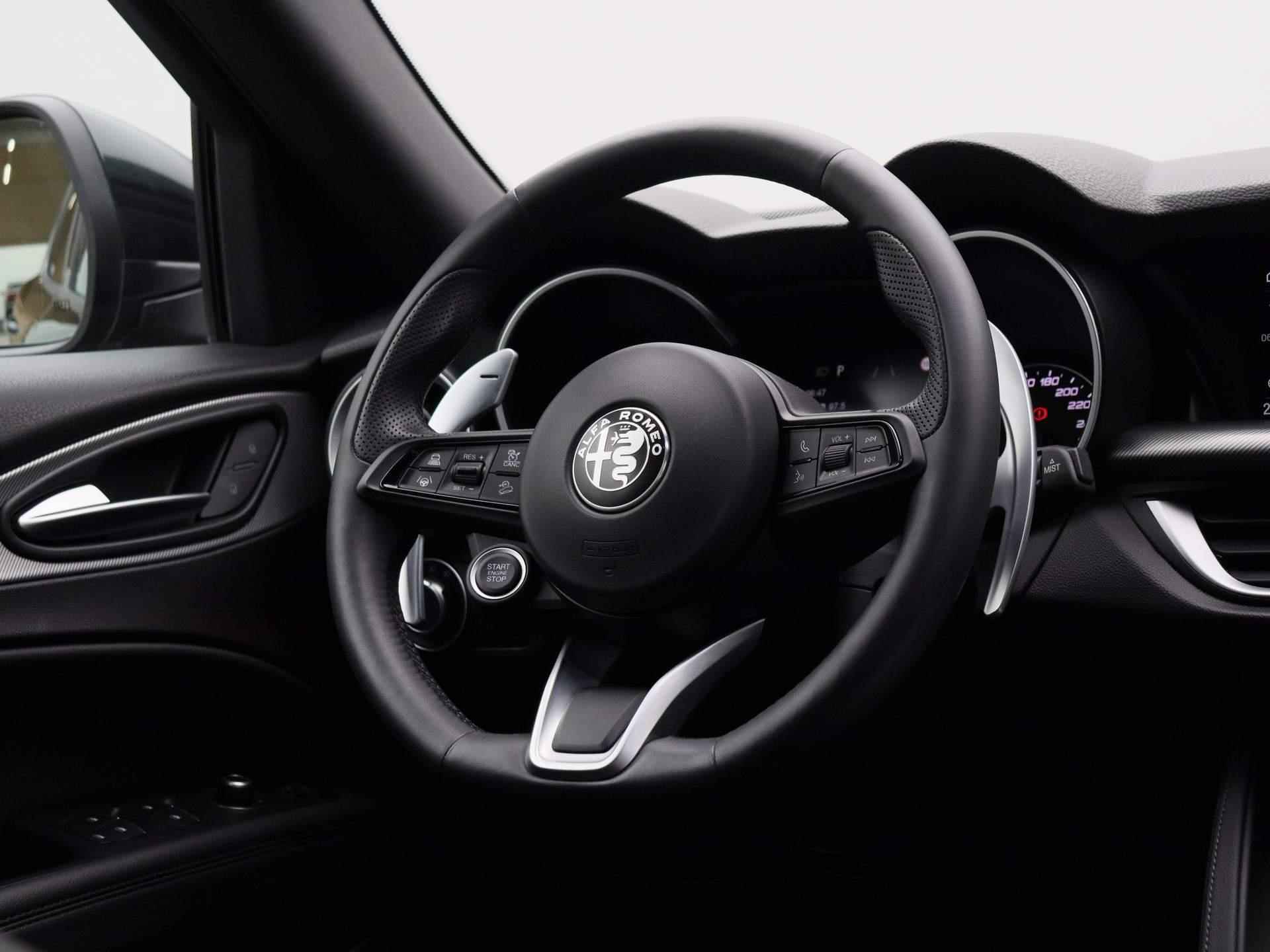 Alfa Romeo Stelvio 2.0 T AWD Sprint | Automaat | Half-Leder | Navigatie | Climate control | Parkeer sensoren | LMV | Xenon | Camera | Lage km stand - 36/45