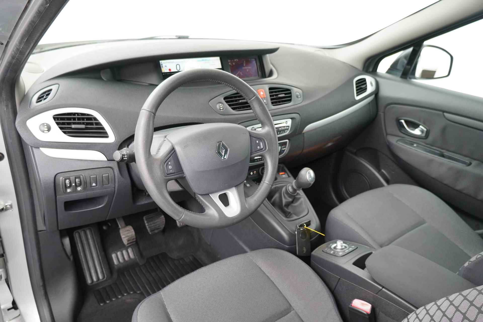 Renault Scénic BWJ 2010 | 1.4 TCE 131PK Celsium | NWE APK | CLIMA | TREKHAAK | CAMERA A | NAVI | PDC V+A | LMV | PRIVACY GLASS - 4/32