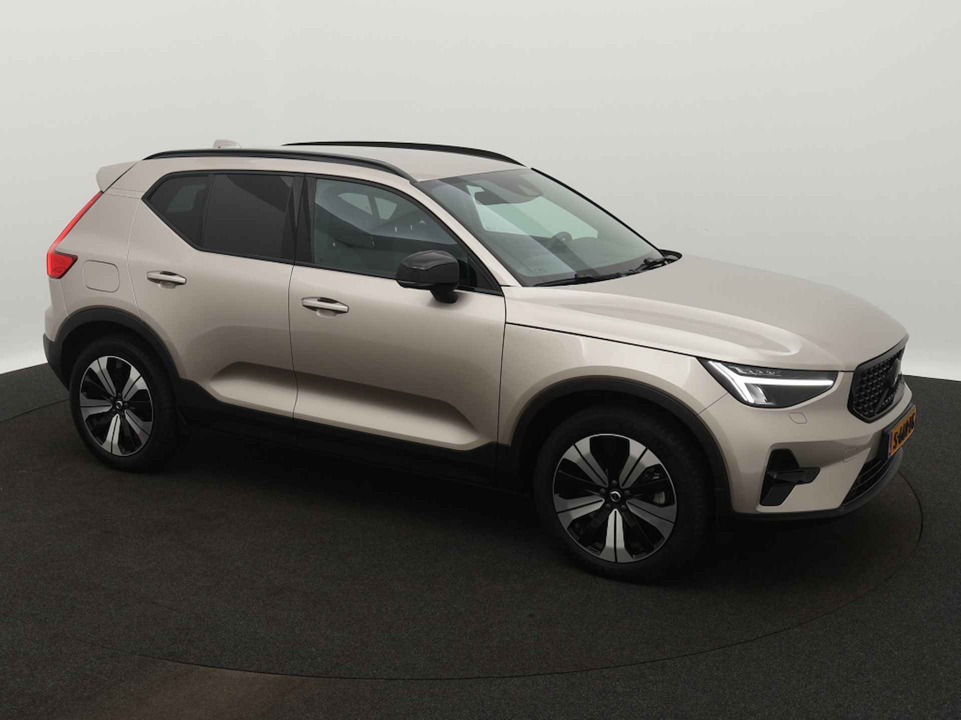 Volvo XC40 1.5 T4 R Plus Dark - 12/34