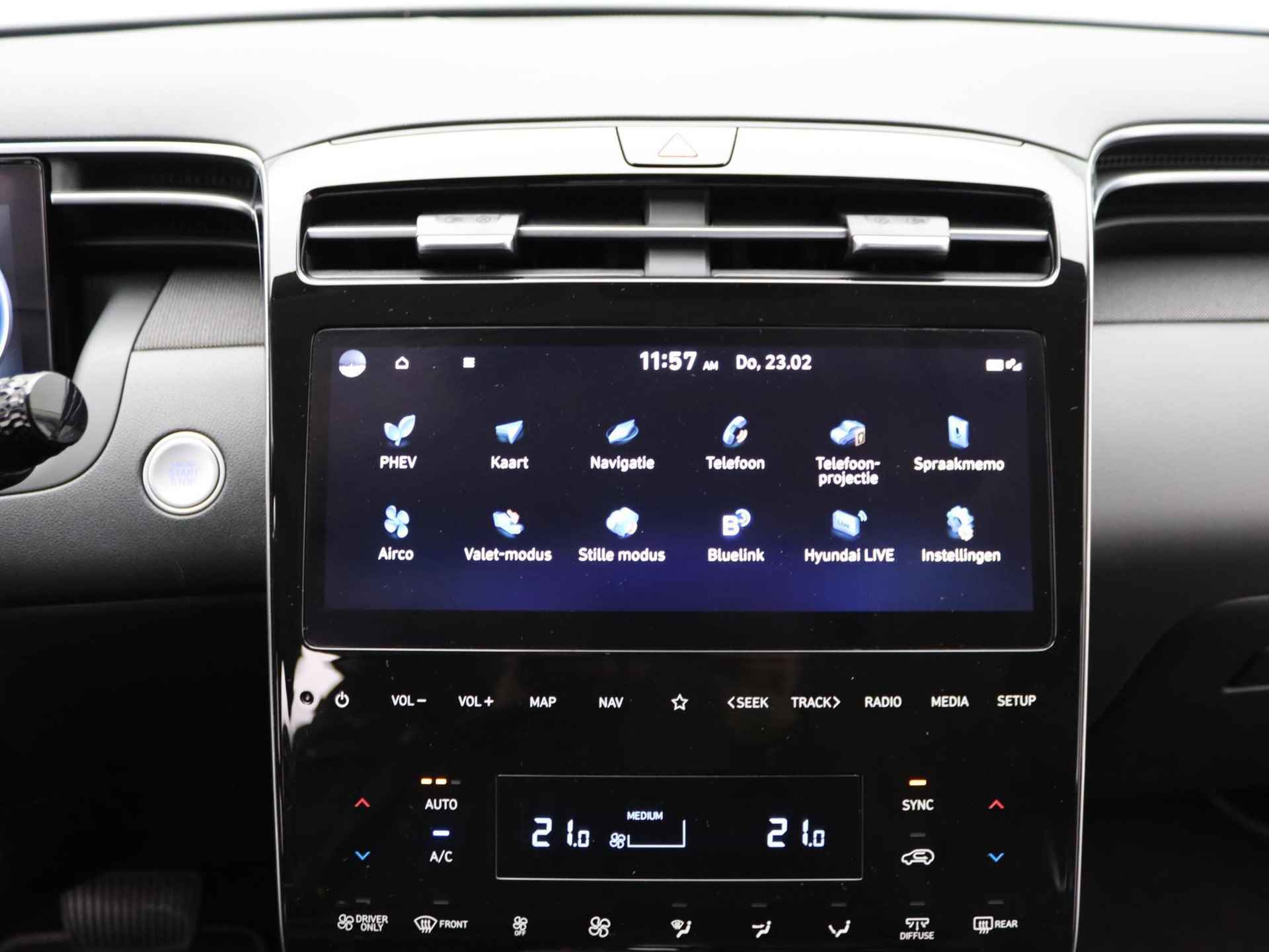 Hyundai Tucson 1.6 T-GDI PHEV Premium | Plug-In | Navigatie | Stoelverwarming | Stoelventilatie | LED | DAB | Cruise Control | Achteruitrijcamera | Surround view | - 13/48