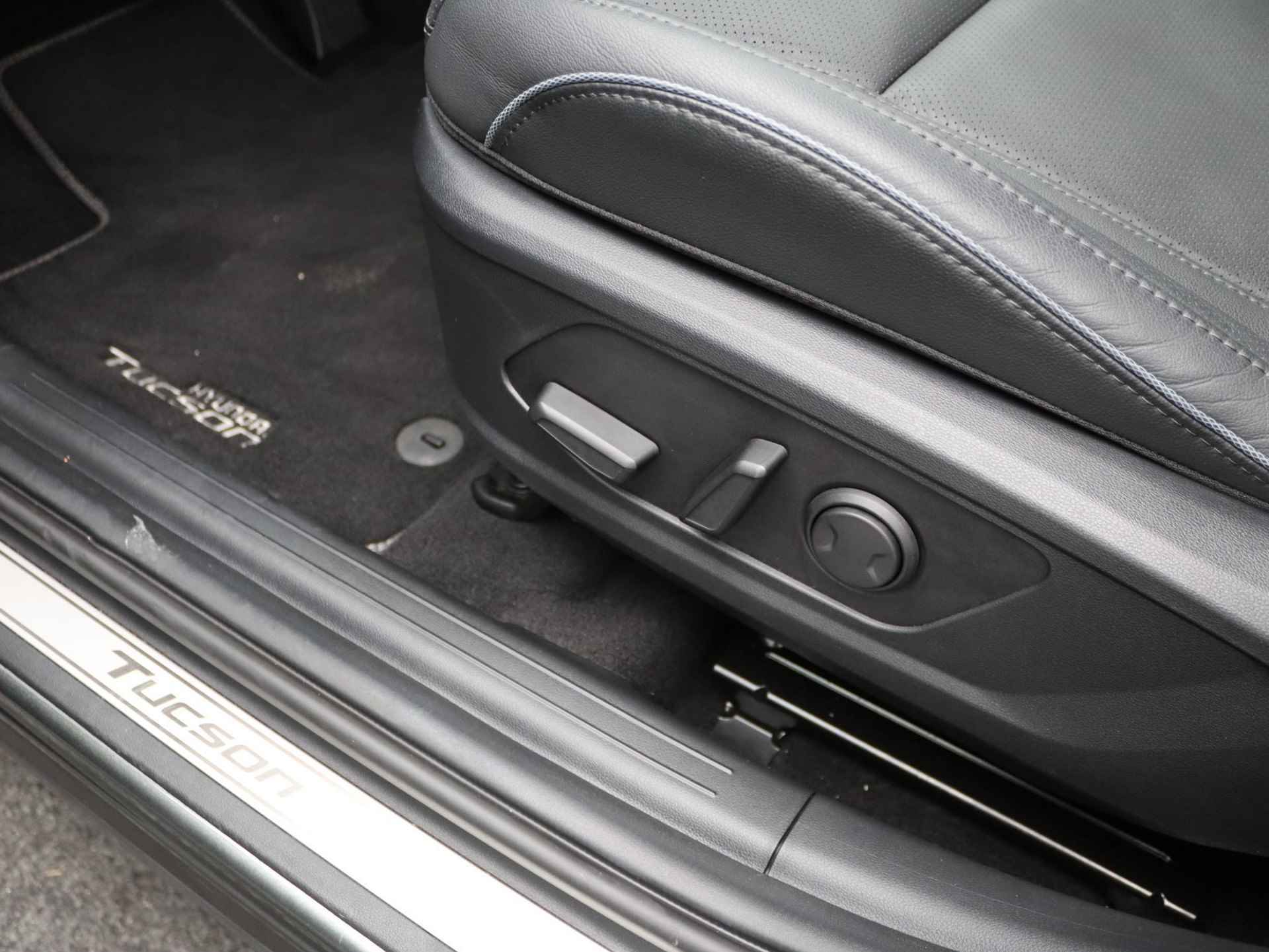 Hyundai Tucson 1.6 T-GDI PHEV Premium | Plug-In | Navigatie | Stoelverwarming | Stoelventilatie | LED | DAB | Cruise Control | Achteruitrijcamera | Surround view | - 31/49