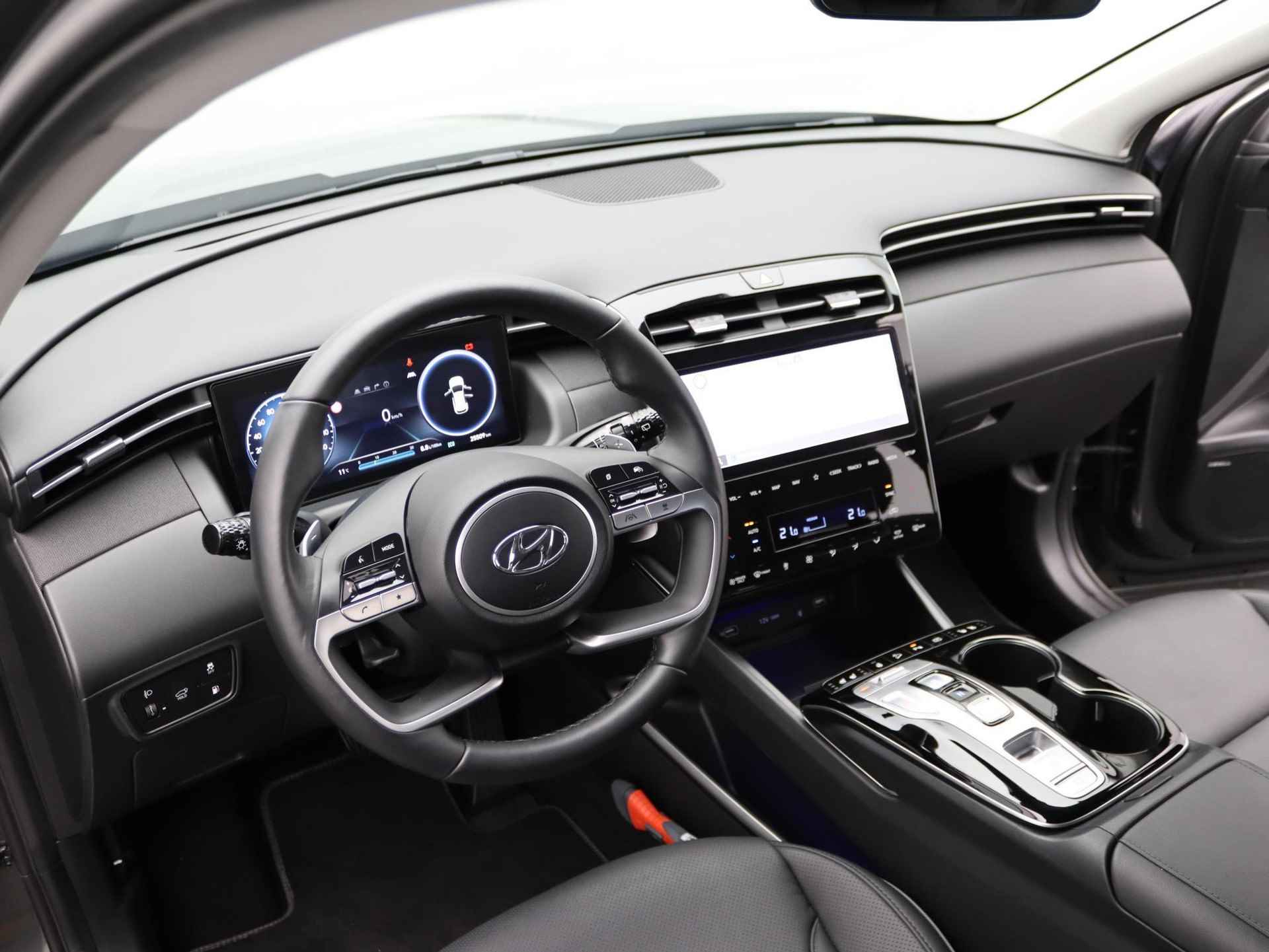 Hyundai Tucson 1.6 T-GDI PHEV Premium | Plug-In | Navigatie | Stoelverwarming | Stoelventilatie | LED | DAB | Cruise Control | Achteruitrijcamera | Surround view | - 32/48