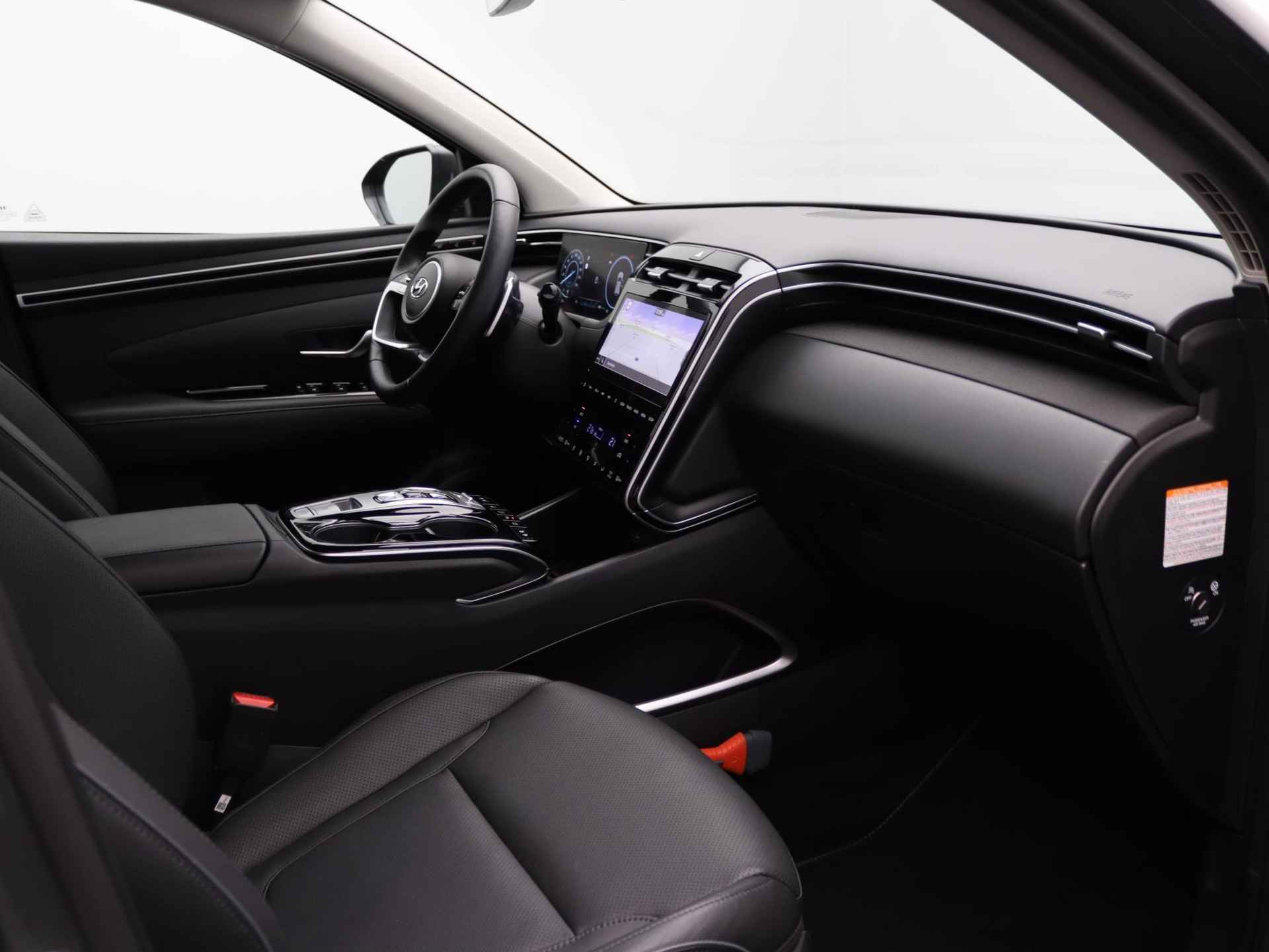 Hyundai Tucson 1.6 T-GDI PHEV Premium | Plug-In | Navigatie | Stoelverwarming | Stoelventilatie | LED | DAB | Cruise Control | Achteruitrijcamera | Surround view | - 33/48