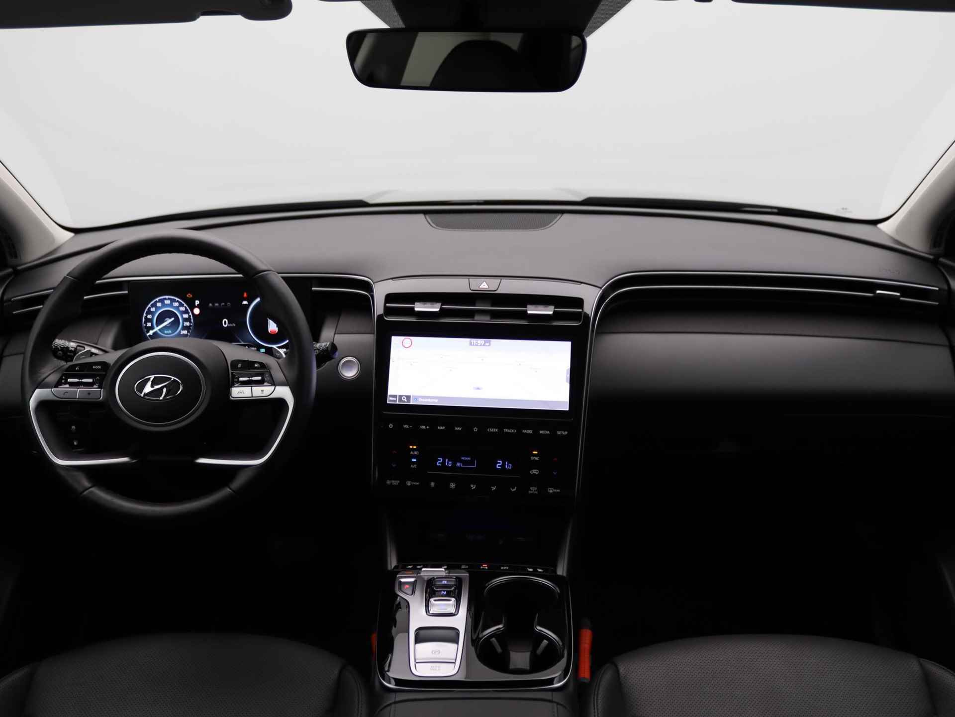 Hyundai Tucson 1.6 T-GDI PHEV Premium | Plug-In | Navigatie | Stoelverwarming | Stoelventilatie | LED | DAB | Cruise Control | Achteruitrijcamera | Surround view | - 35/49