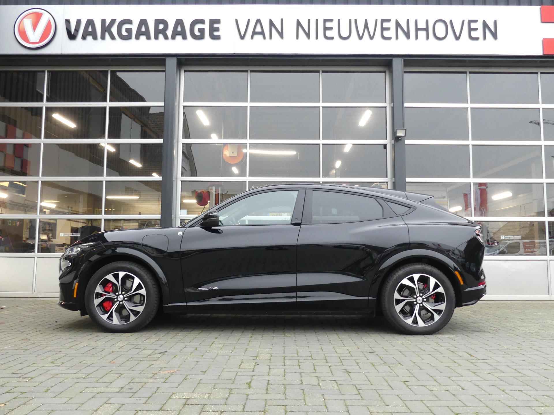 Ford Mustang Mach-E AWD €. 29.999,- excl. btw *8 jaar garantie - 45/47