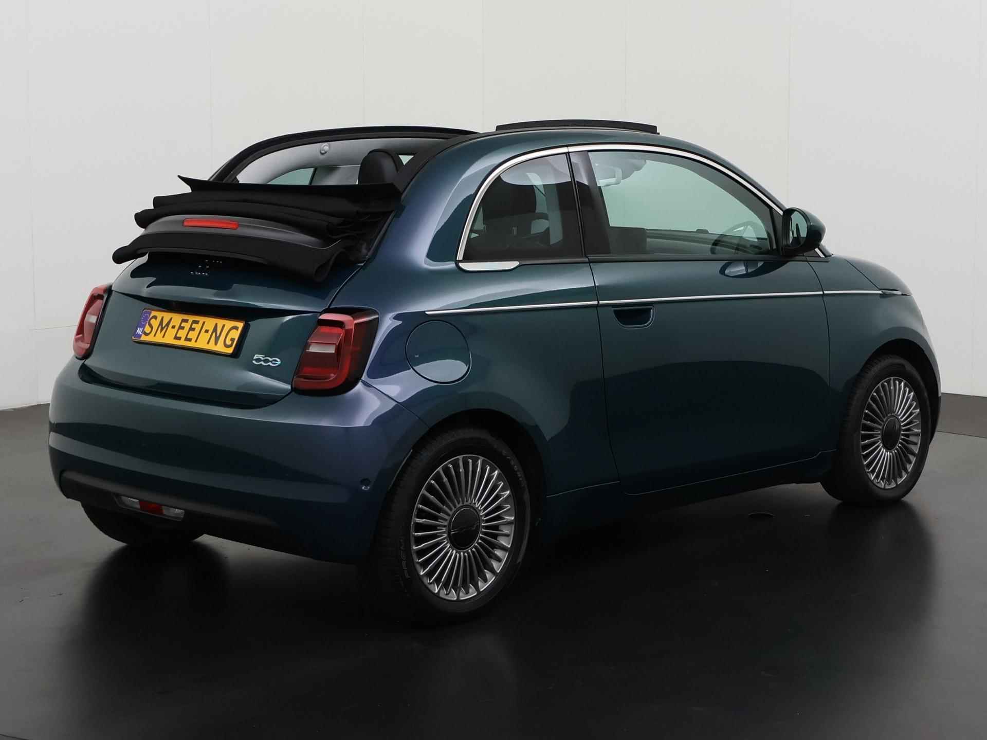 Fiat 500e Cabrio 42 kWh | Camera | Blind Spot | Apple Carplay | Zondag Open! - 4/37