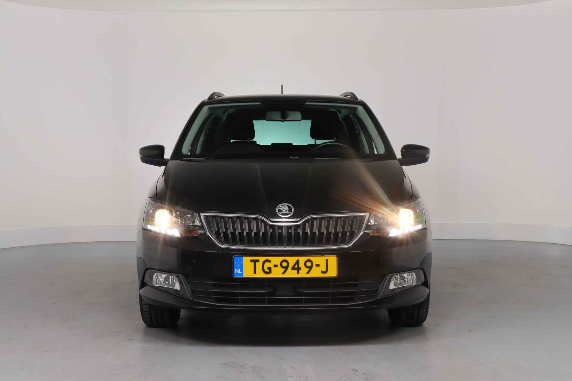 Škoda Fabia Combi 1.0 TSI 95pk Clever | Trekhaak | Navigatie | Cruise Control | Airco | Parkeersensoren | Lichtmetalen Velgen - 2/36