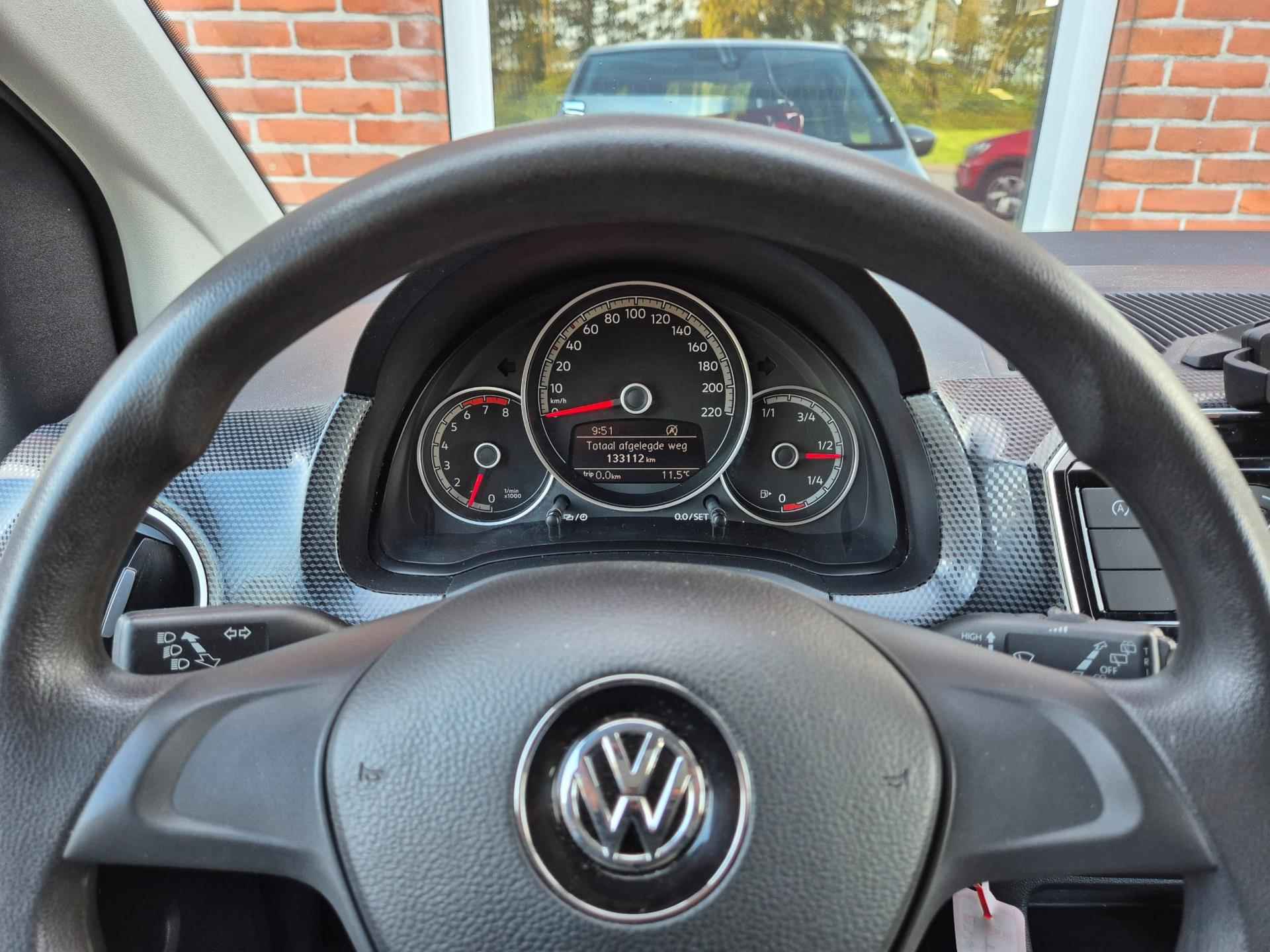 Volkswagen Up! 1.0 BMT move up! 60PK 5drs airco, cruise, navi, carkit, dab+, elektr.ramen RIJKLAAR - 12/17