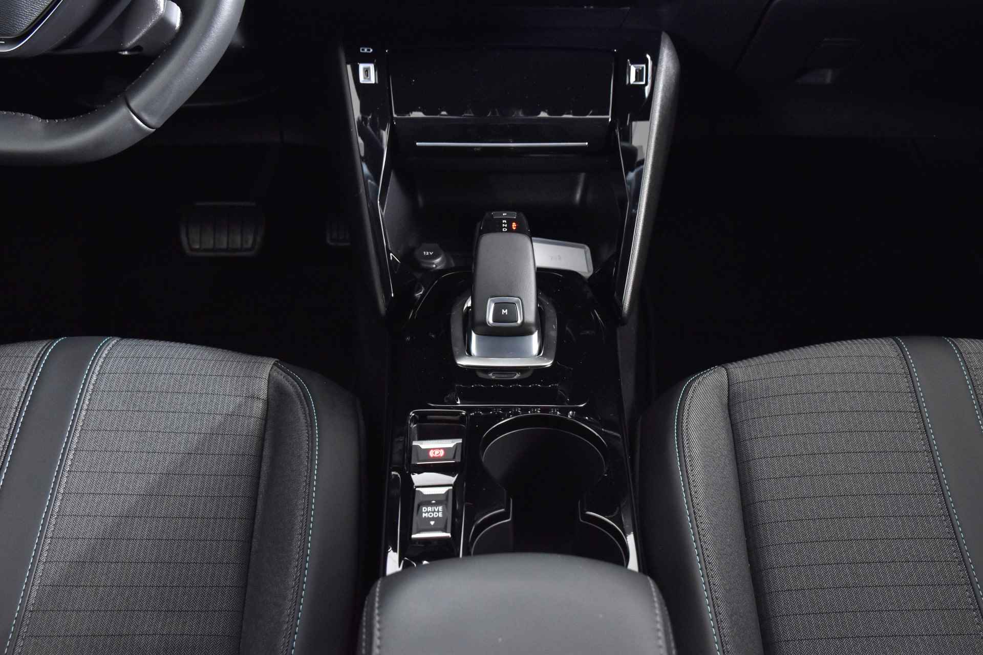 Peugeot 208 1.2 PureTech 100 PK Allure - Automaat | Cruise | PDC | Camera | App. Connect | ECC | LM 16" | LED | - 24/48