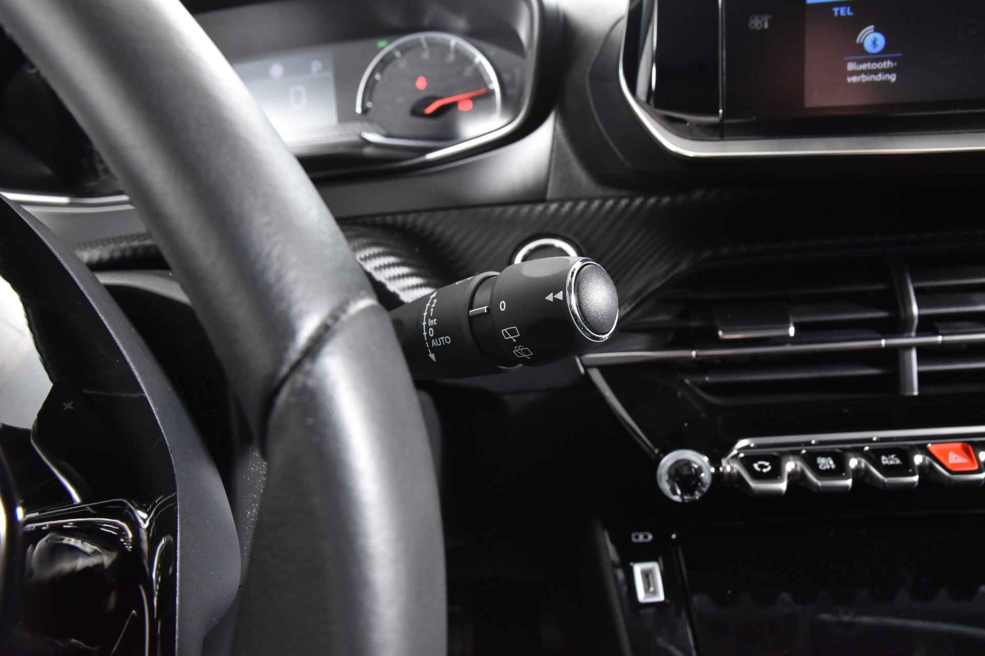 Peugeot 208 1.2 PureTech 100 PK Allure - Automaat | Cruise | PDC | Camera | App. Connect | ECC | LM 16" | LED | - 39/48