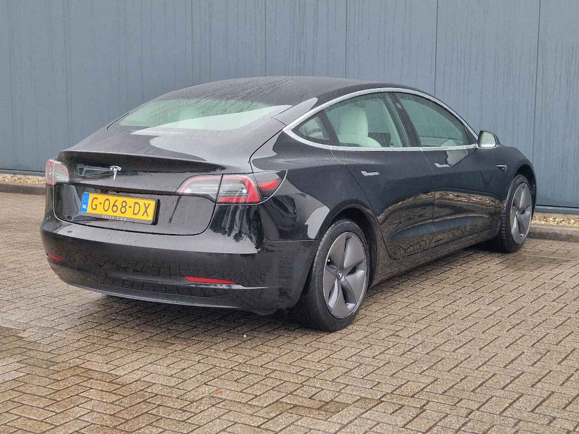 TESLA Model 3 STANDARD PLUS RWD - 2/5