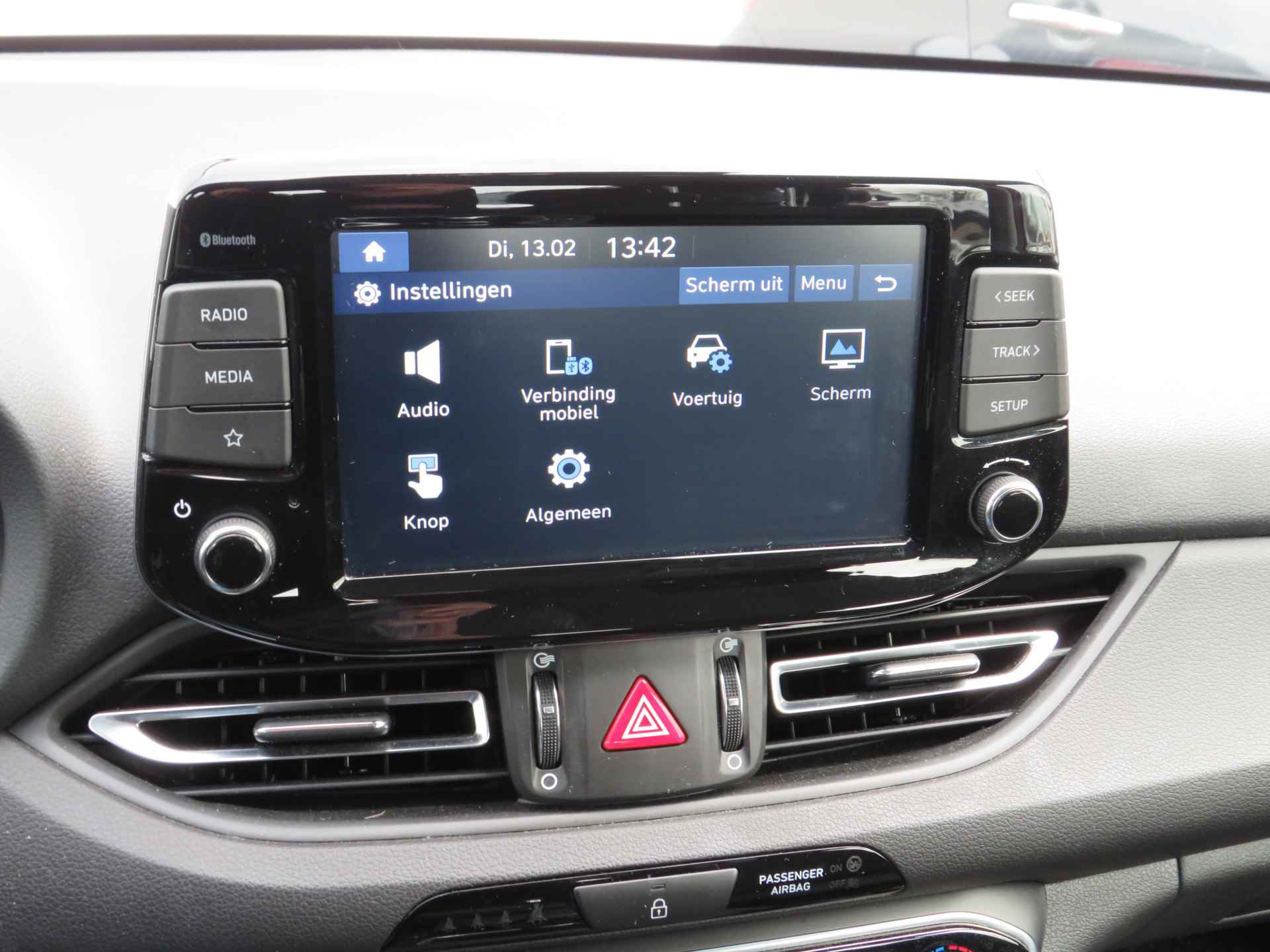 Hyundai i30 T-GDi MHEV, Hybrid, Parkeersensoren en Camera Android/Applecarplay, Nette auto! - 18/34