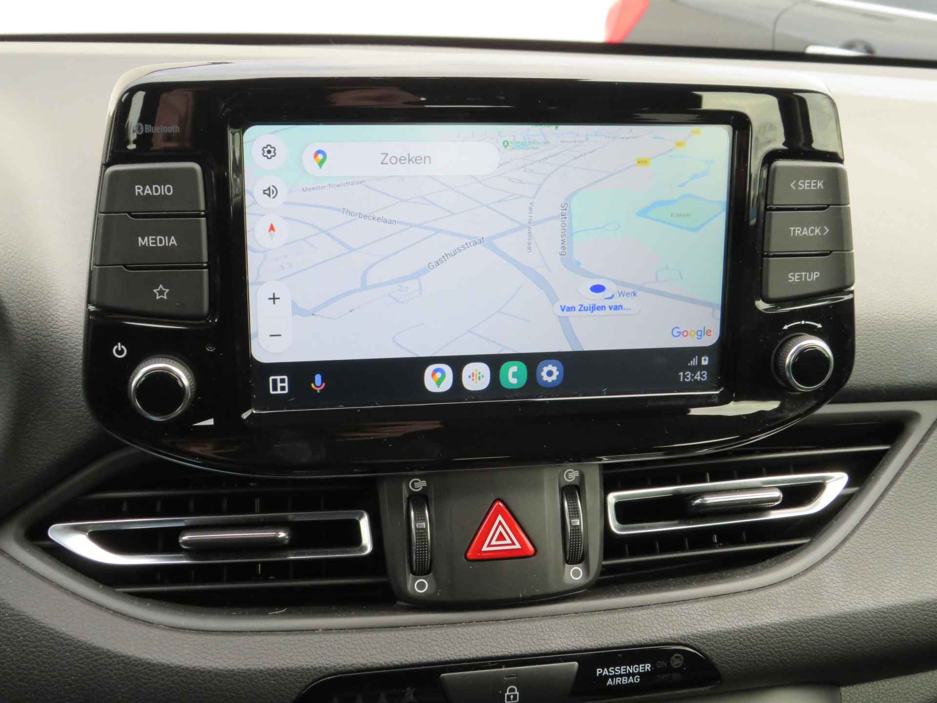 Hyundai i30 T-GDi MHEV, Hybrid, Parkeersensoren en Camera Android/Applecarplay, Nette auto! - 19/34