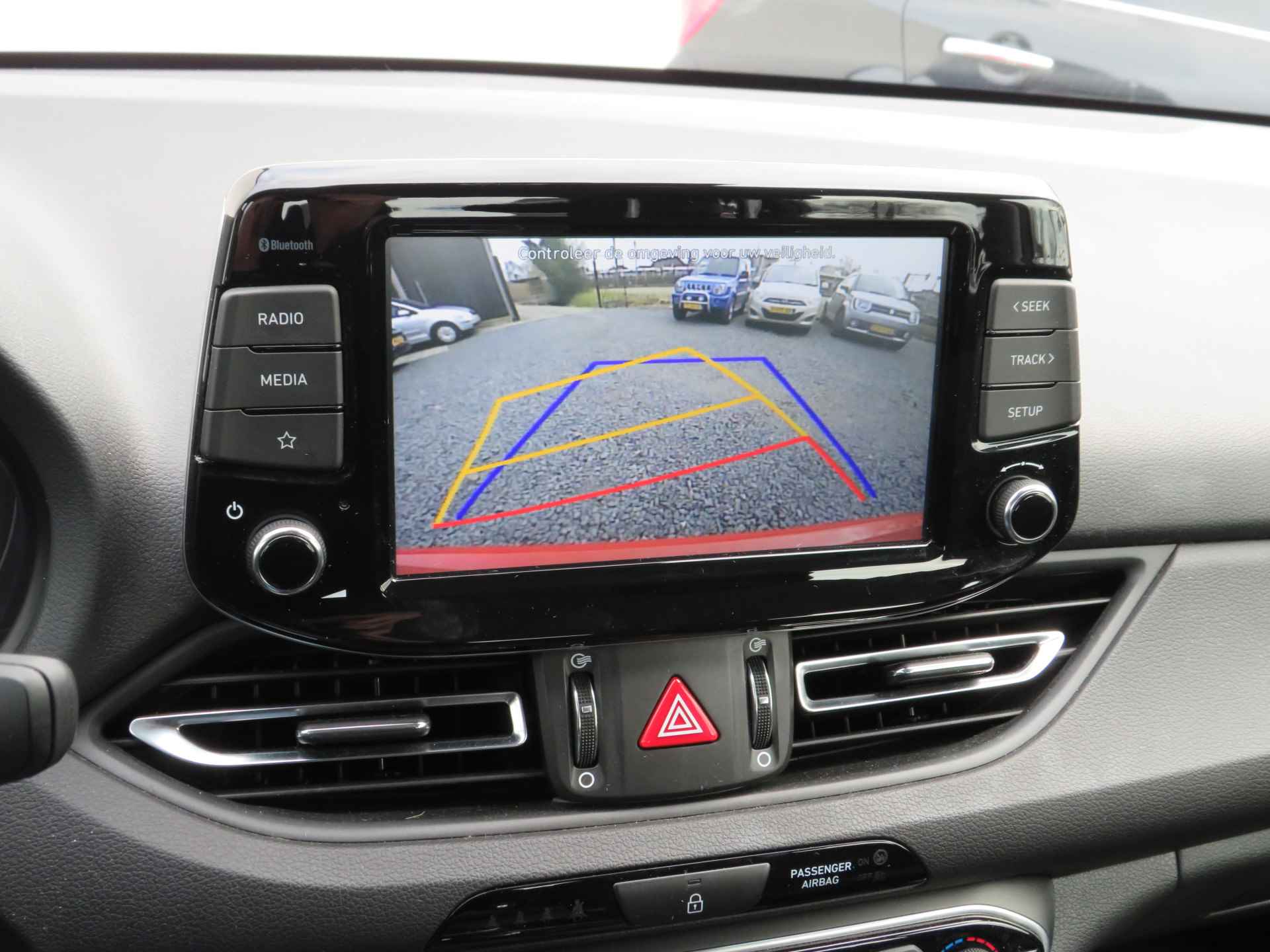 Hyundai i30 T-GDi MHEV, Hybrid, Parkeersensoren en Camera Android/Applecarplay, Nette auto! - 20/34