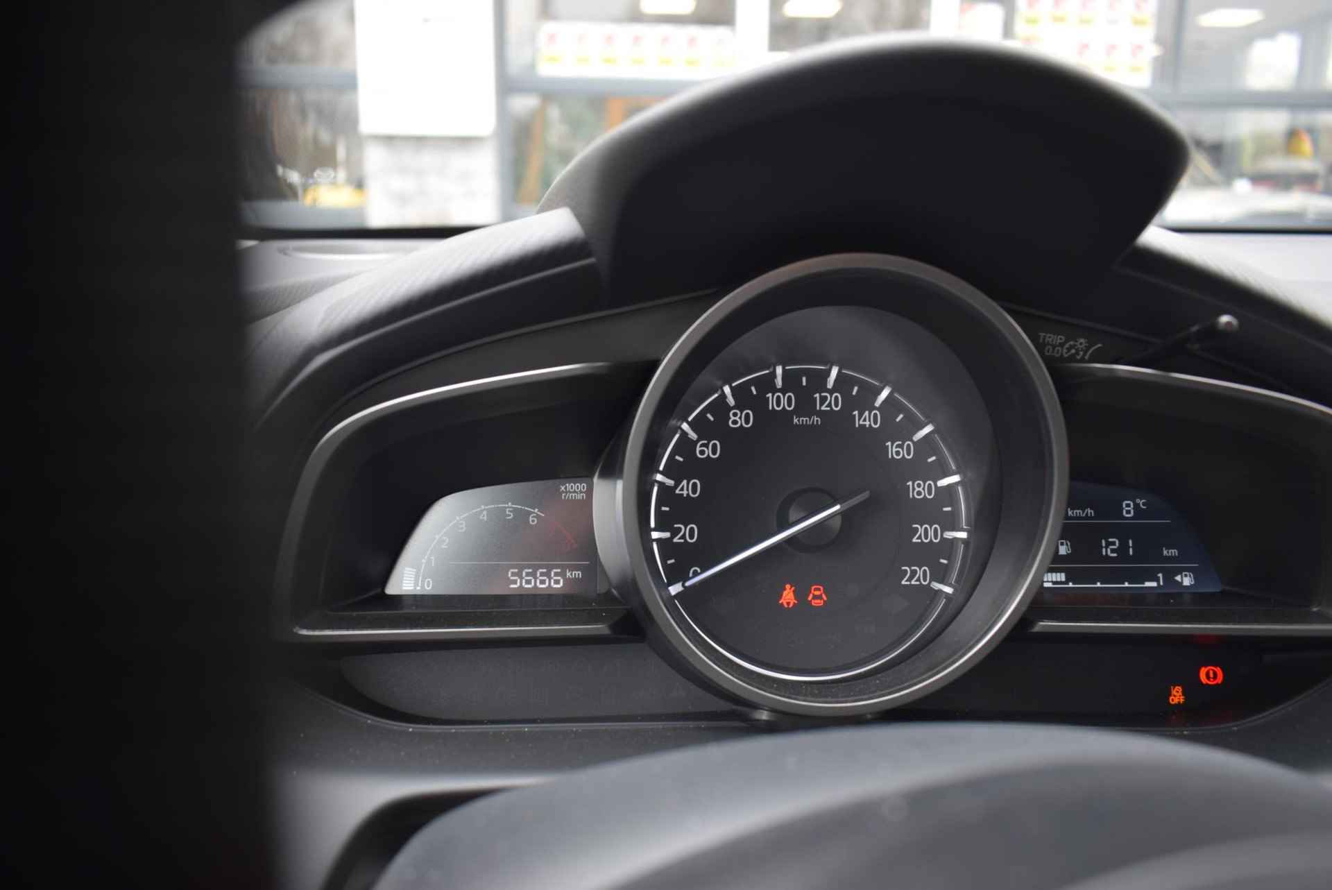 Mazda 2 1.5 Skyactiv-G Luxury CARPLAY/Navigatie Airco Km 5.850!! - 10/17
