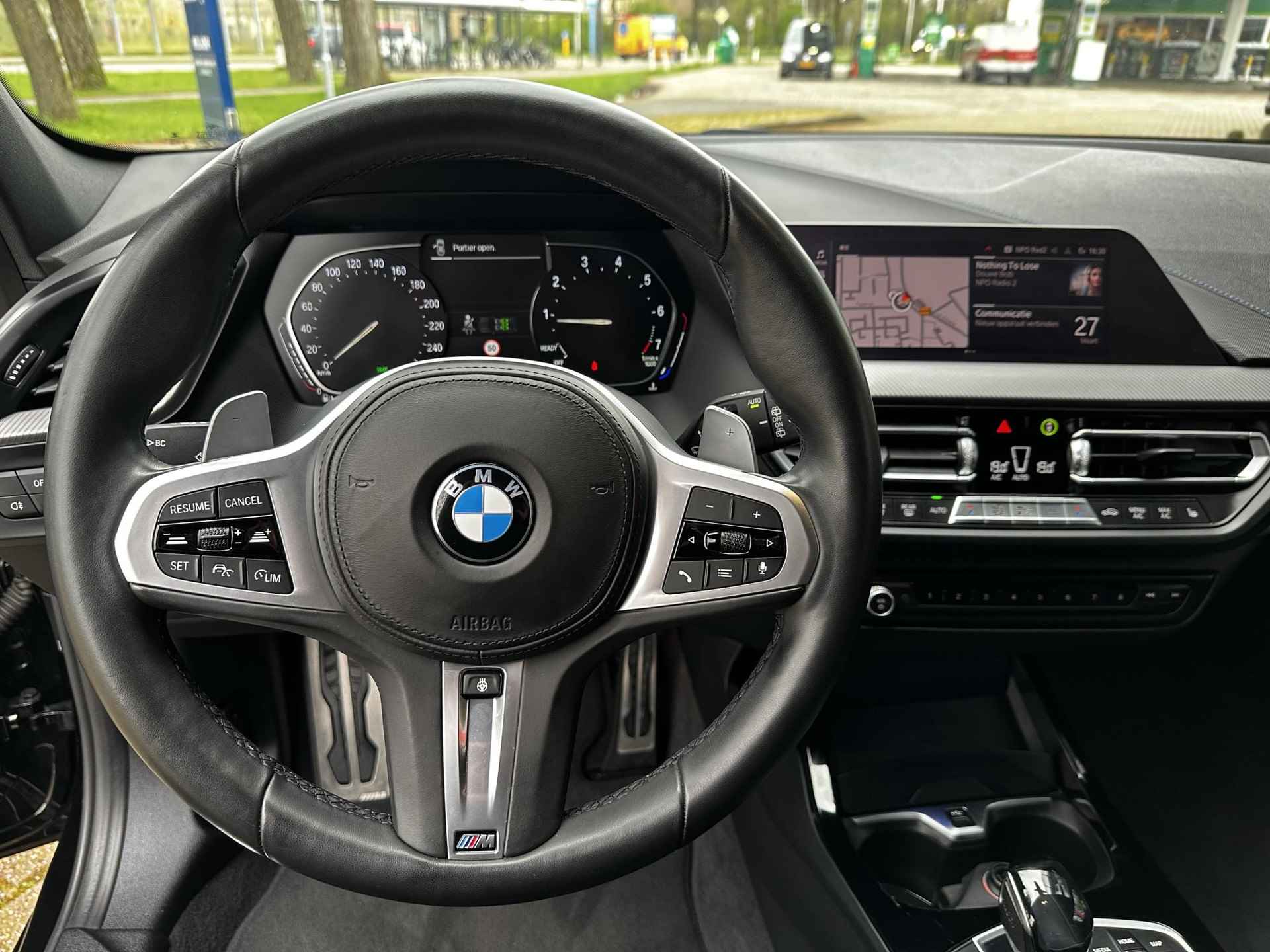 BMW 1-serie M135i xDrive High Executive | Stuurverw. | Stoelverw. | Adapt. Cruise | CarPlay | Keyless | DAB - 23/36