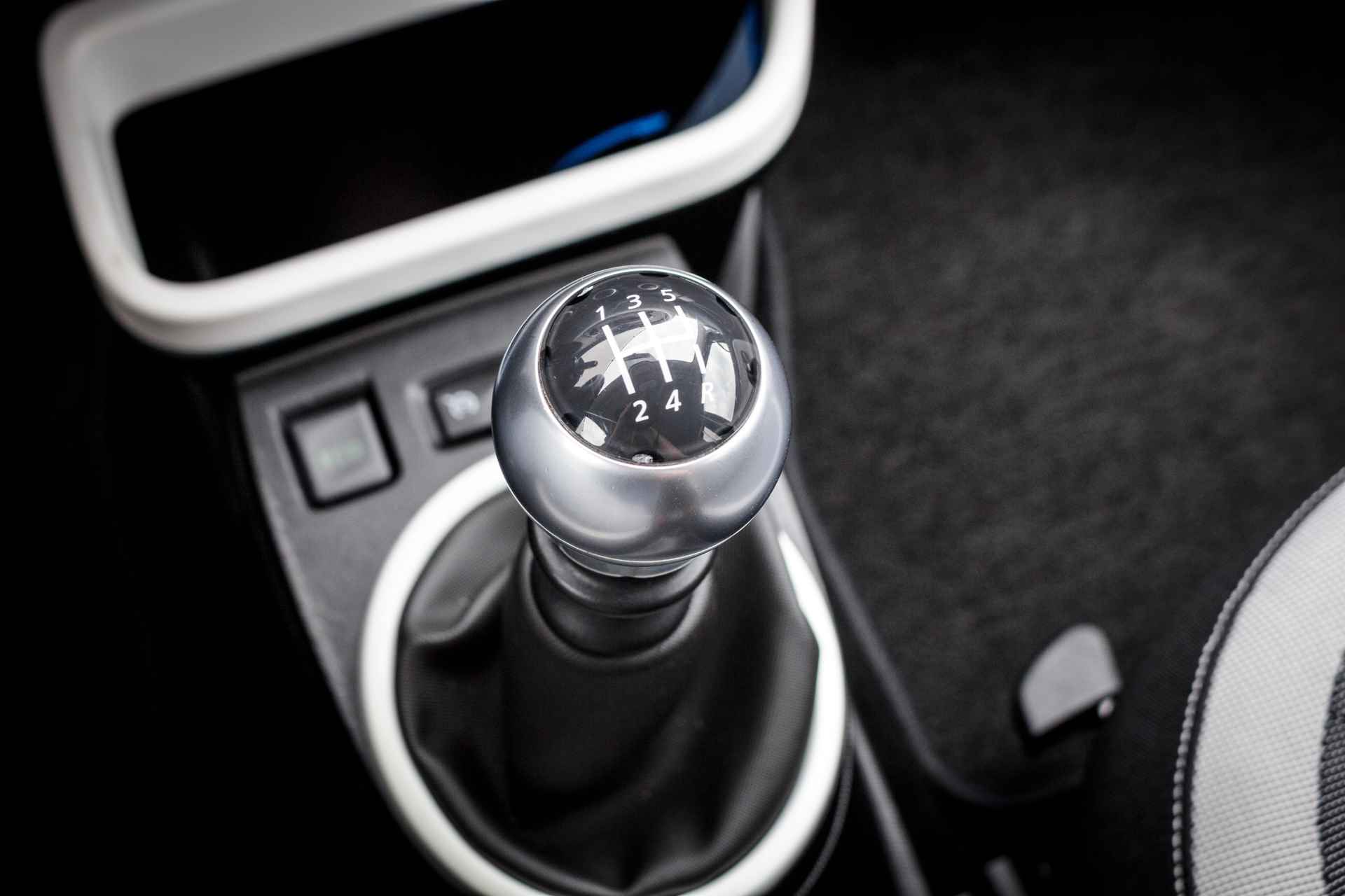 Renault Twingo 0.9 90 PK TCe Intens RIJKLAAR | Climat  | 15 inch LMV  | DAB Radio | | Cruise control | - 23/25