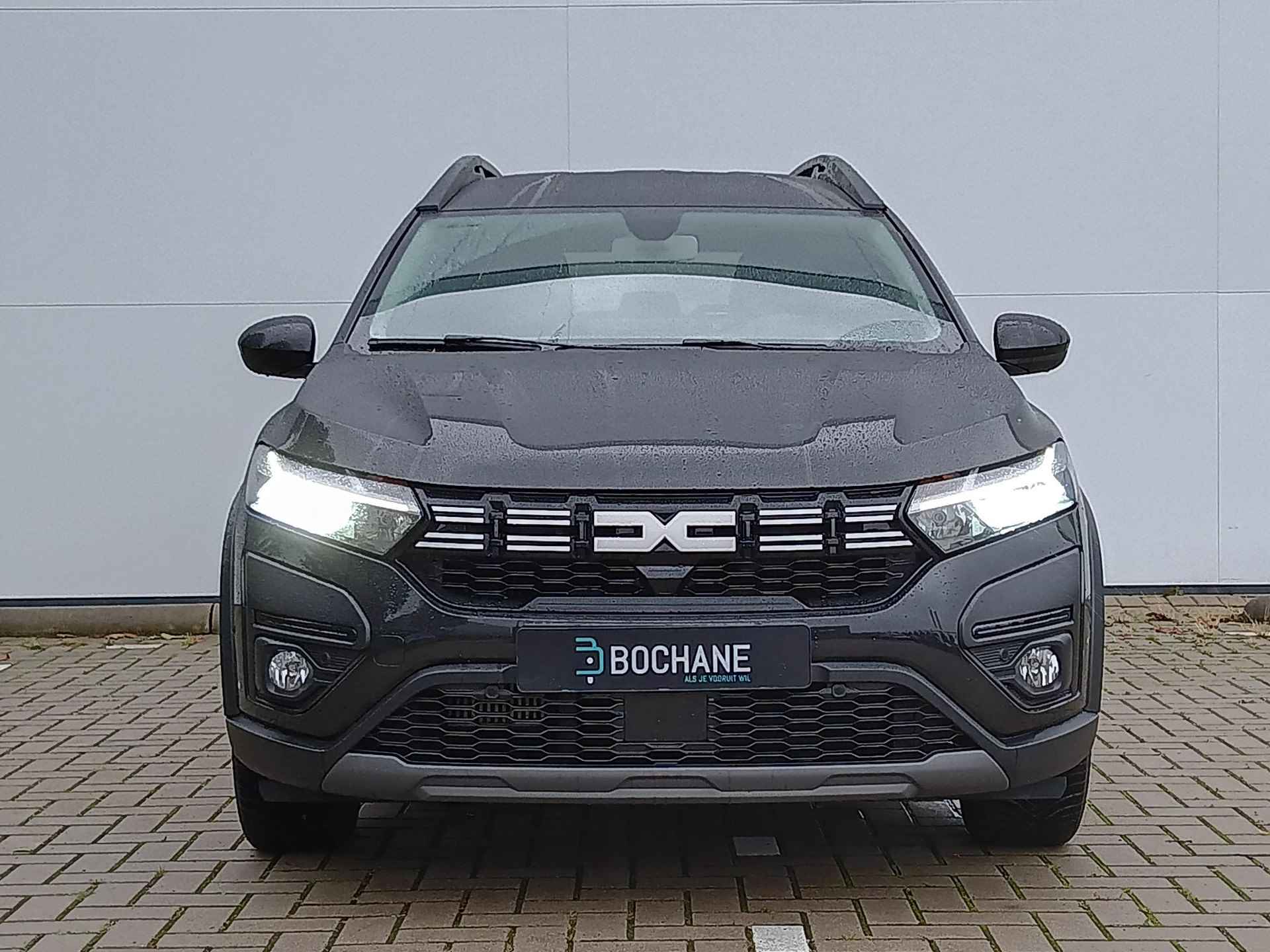 Dacia Jogger 1.0 TCe 110 Extreme 7p. Navigatie / Parkeersensoren V+A+Camera / Climate Control / Lichtmetalen Velgen / 7-Persoons / Keyless / LED / DAB - 14/38