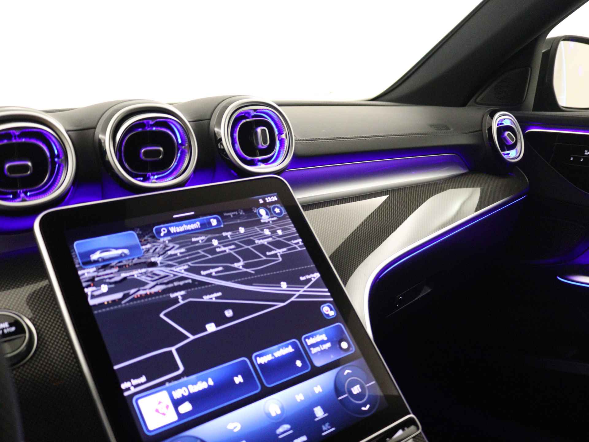 Mercedes-Benz C-Klasse 300 e AMG Line | Trekhaak | Smartphone-integratie | Nightpakket | Memorypakket | Parkeerpakket met 360°-camera | Stoelverwarming vooraan | Smartphone-integratie | - 7/35