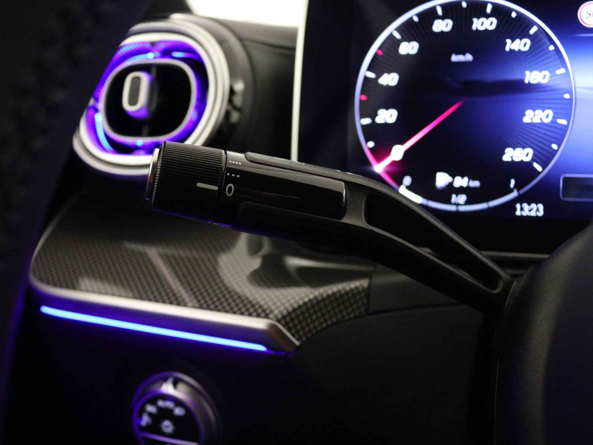 Mercedes-Benz C-Klasse 300 e AMG Line | Trekhaak | Smartphone-integratie | Nightpakket | Memorypakket | Parkeerpakket met 360°-camera | Stoelverwarming vooraan | Smartphone-integratie | - 19/35