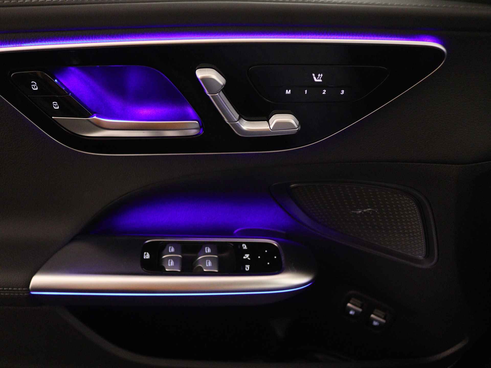 Mercedes-Benz C-Klasse 300 e AMG Line | Trekhaak | Smartphone-integratie | Nightpakket | Memorypakket | Parkeerpakket met 360°-camera | Stoelverwarming vooraan | Smartphone-integratie | - 26/35