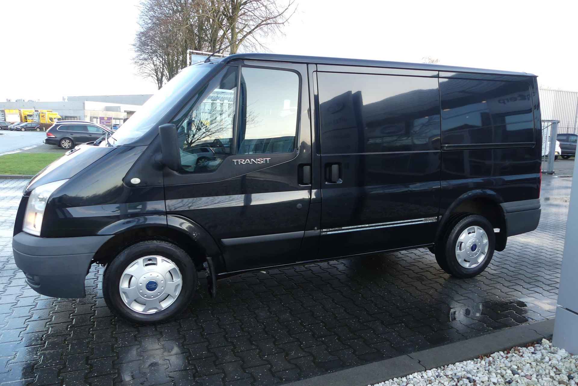 Ford Transit 300S 2.2 TDCI 144370KM.2 SCHUIFDEUREN.STANDKACHEL.AIRCO.TREKHAAK .CRUISE.APK  8/2025 - 13/17