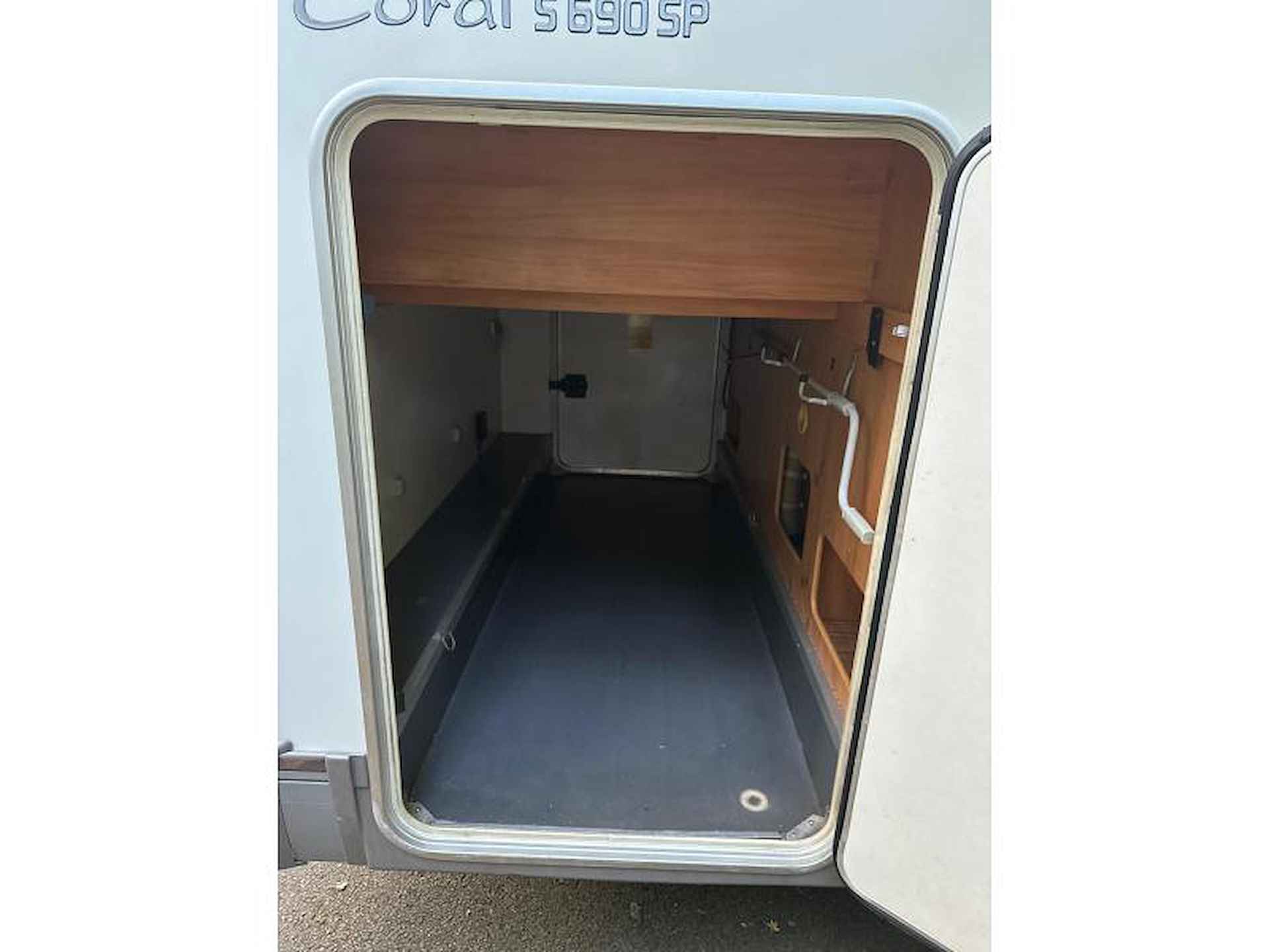 Adria Coral S 690 SP Queensbed 62000 km 2010 - 7/19