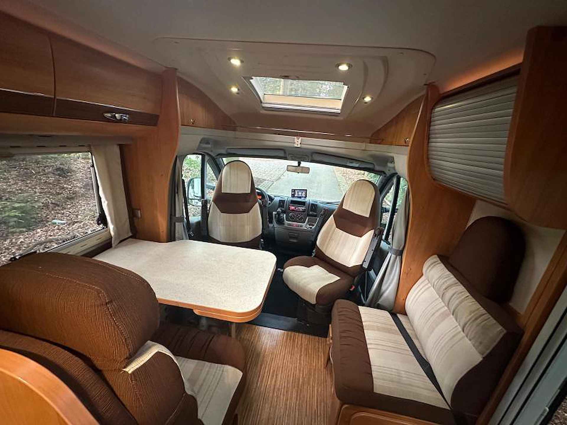 Adria Coral S 690 SP Queensbed 62000 km 2010 - 8/19