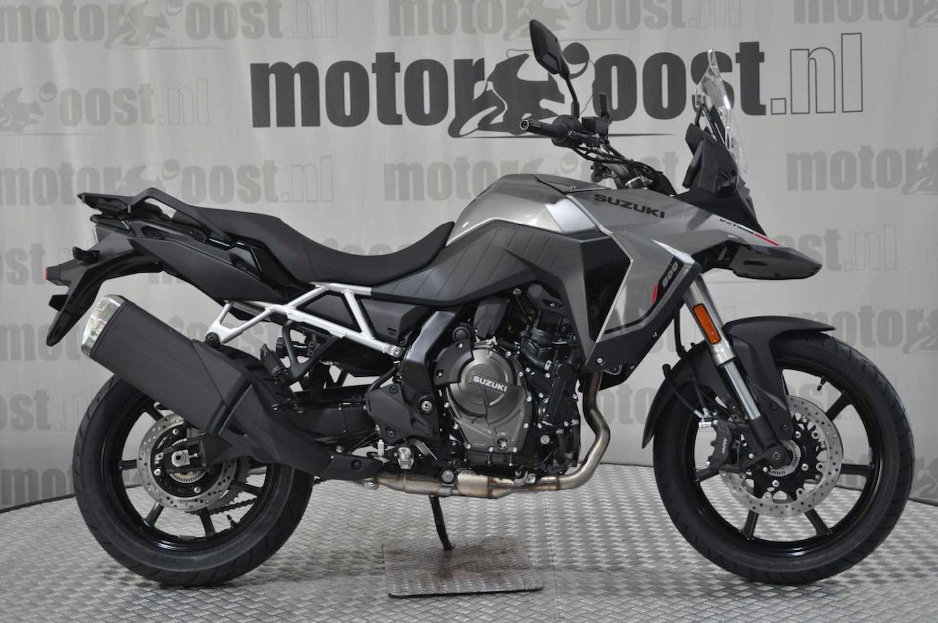 SUZUKI V-strom 800 - 3/18