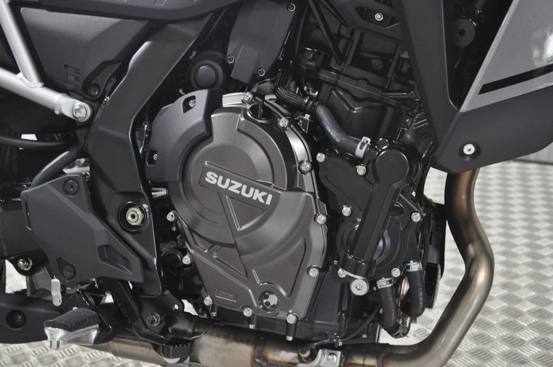 SUZUKI V-strom 800 - 6/18